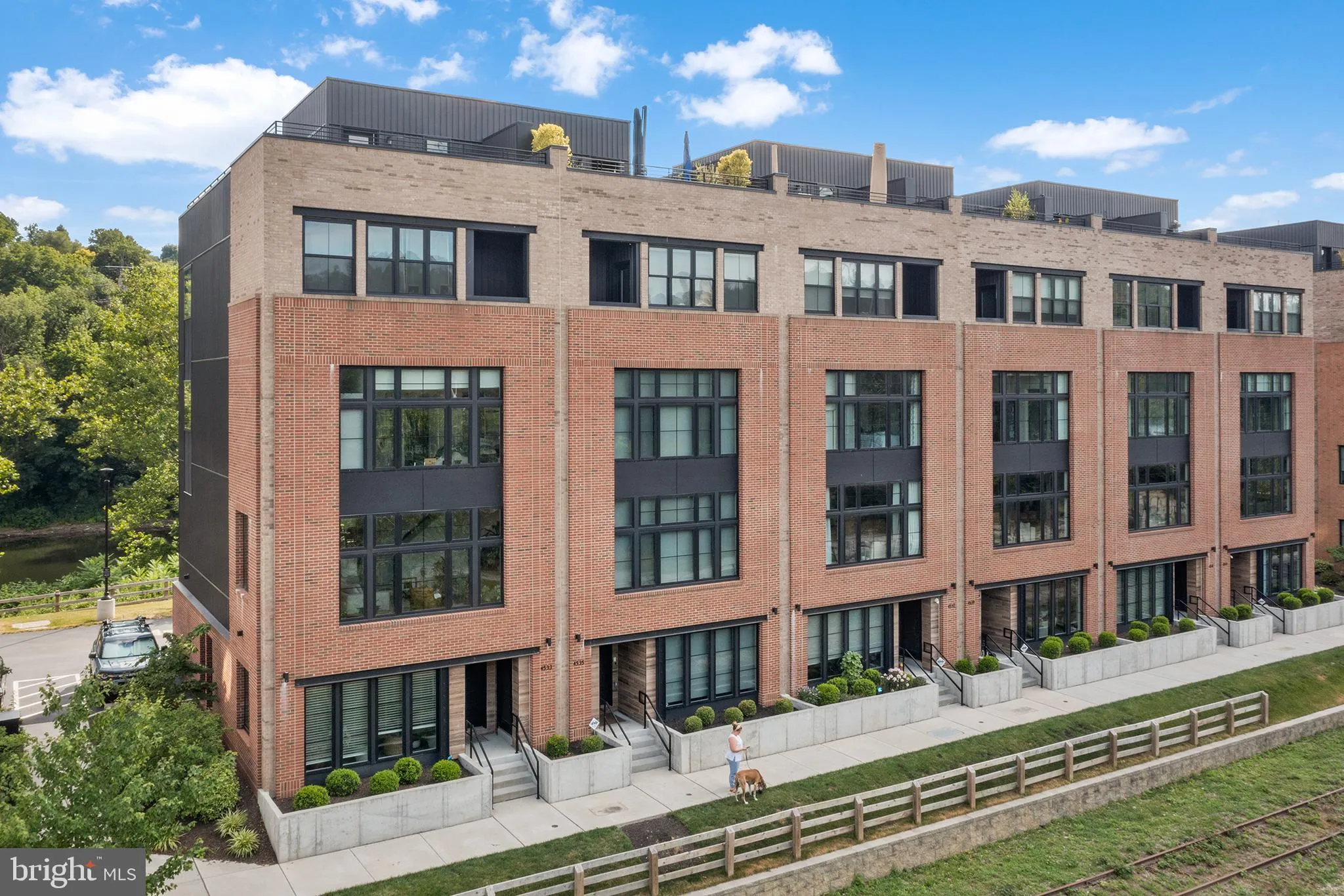 Philadelphia, Pennsylvania 19127, United States, 4 Bedrooms Bedrooms, ,4 BathroomsBathrooms,Residential,Contingent,53194