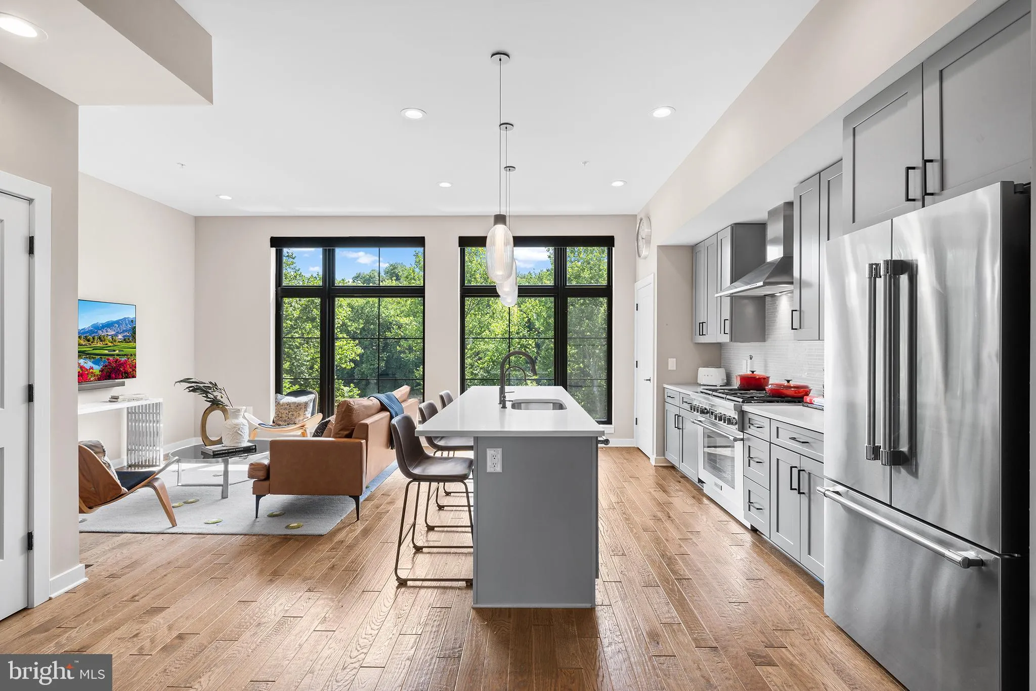 Philadelphia, Pennsylvania 19127, United States, 4 Bedrooms Bedrooms, ,4 BathroomsBathrooms,Residential,Contingent,53194
