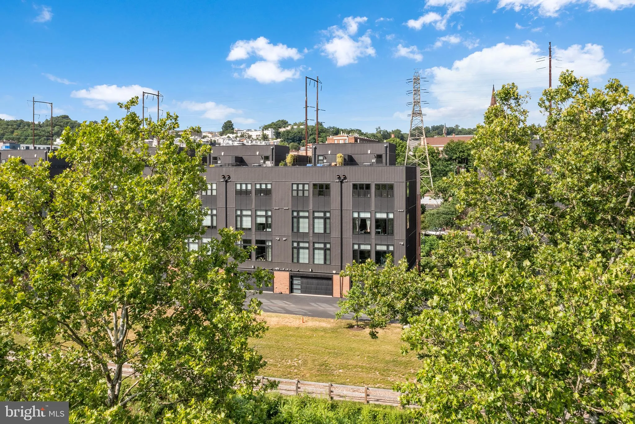 Philadelphia, Pennsylvania 19127, United States, 4 Bedrooms Bedrooms, ,4 BathroomsBathrooms,Residential,Contingent,53194