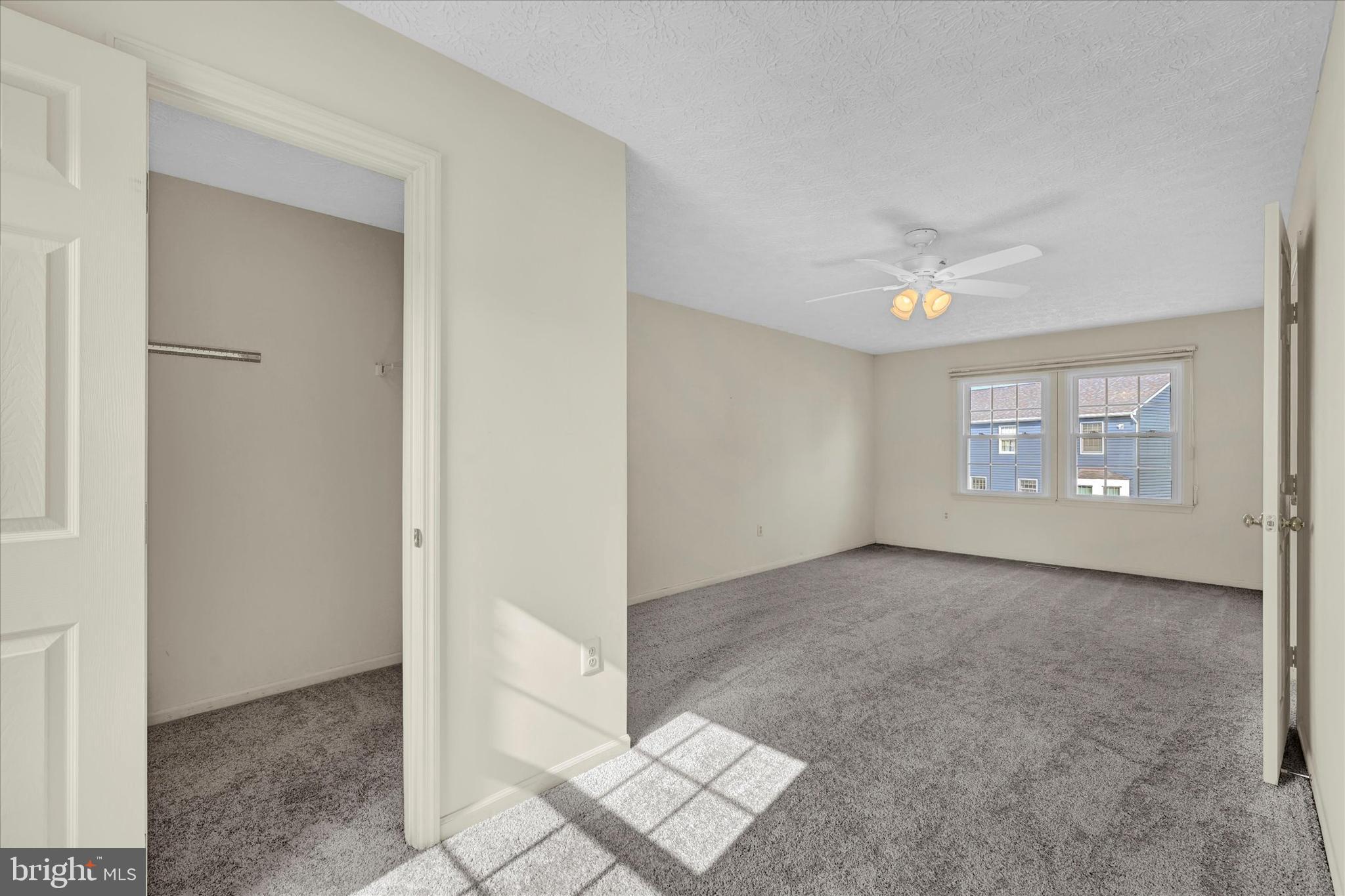 SOUTH HAMPTON - Residential