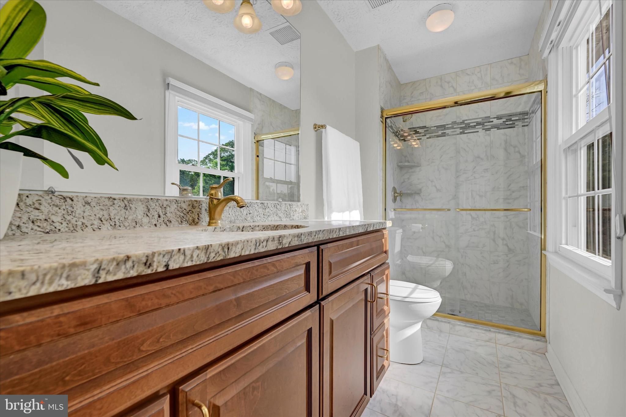 SOUTH HAMPTON - Residential