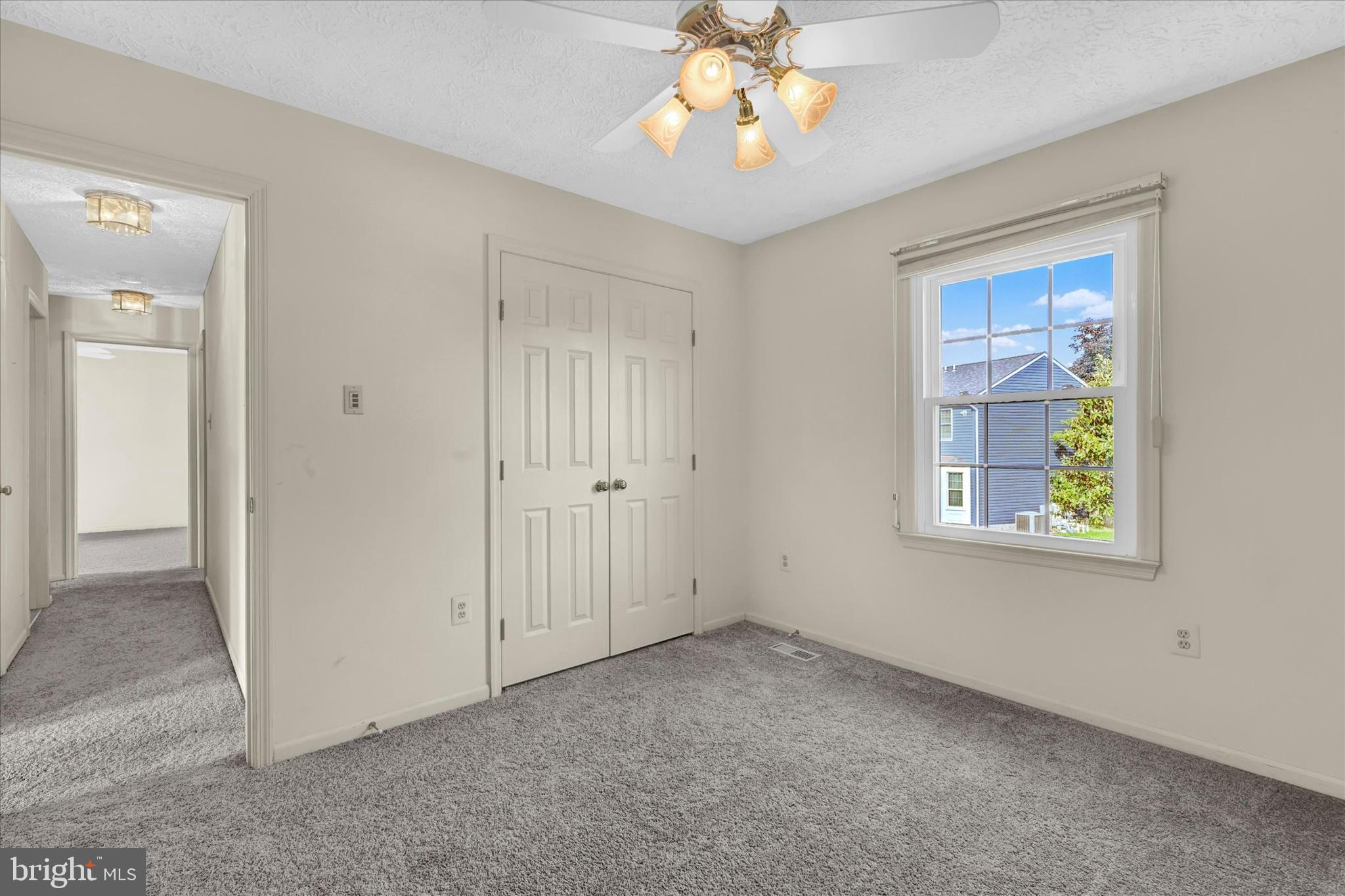 SOUTH HAMPTON - Residential