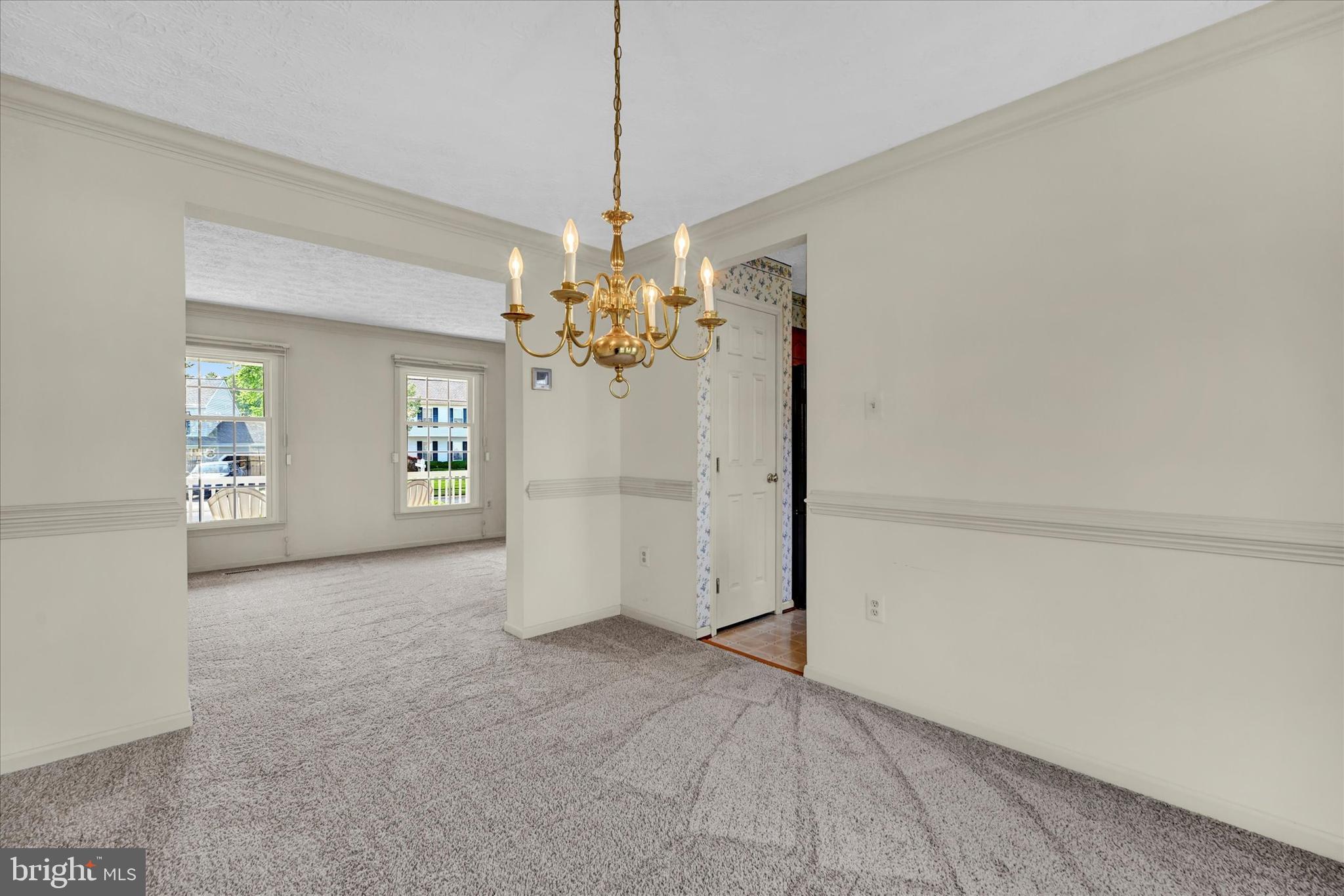 SOUTH HAMPTON - Residential