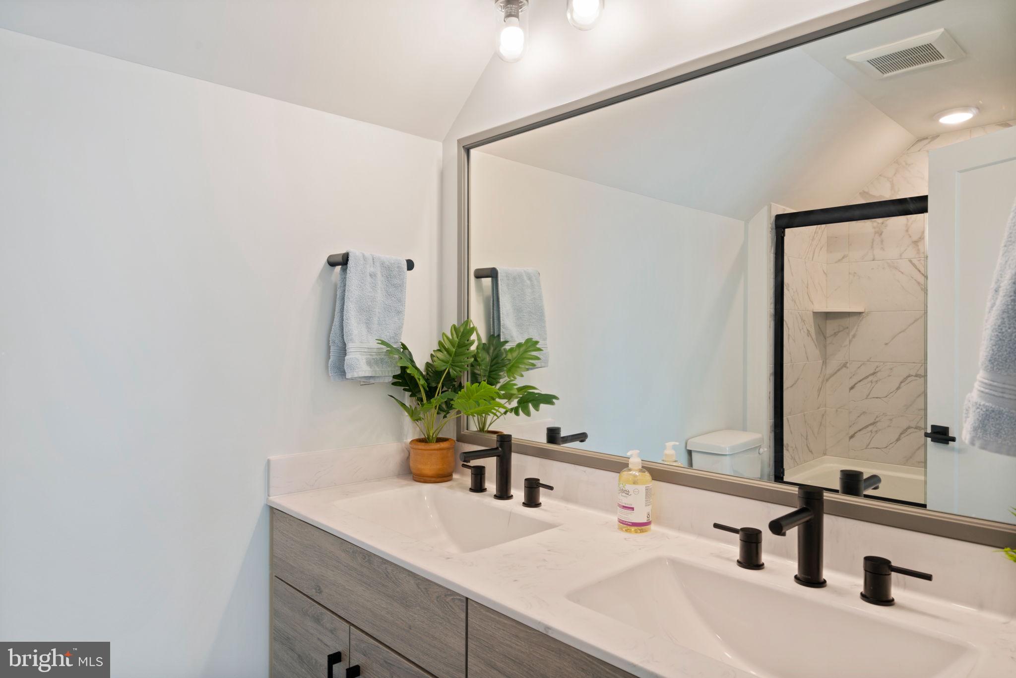 ANNA VISTA - Residential