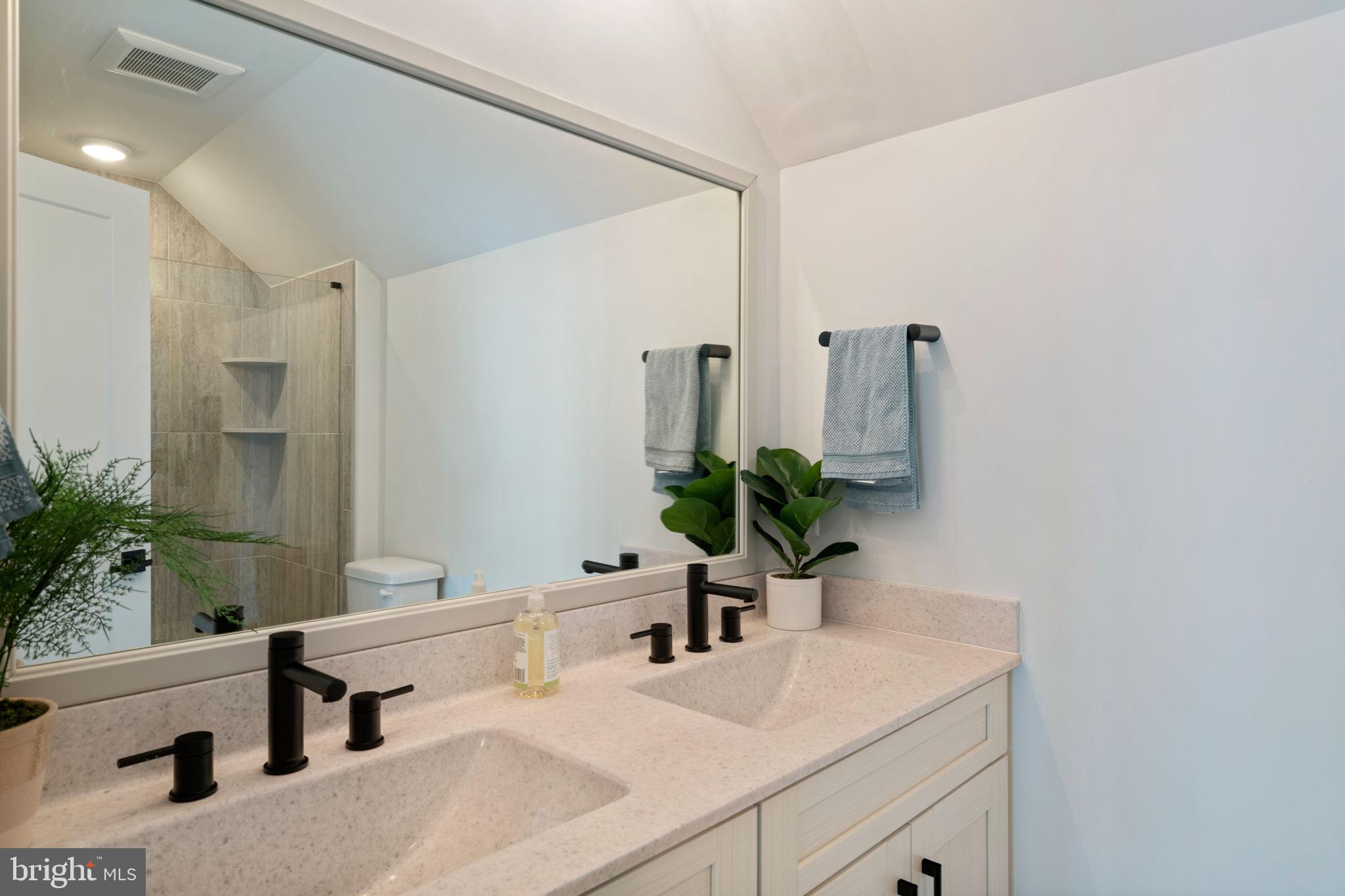 ANNA VISTA - Residential