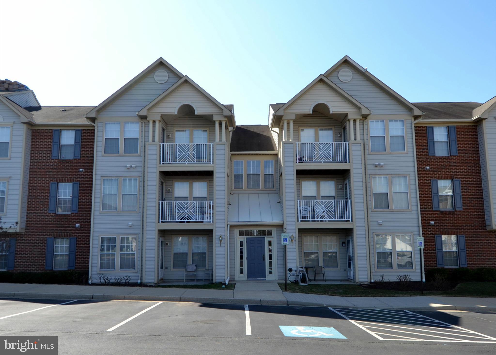 Spacious 2 bedroom, top floor condo in Piney Orchard! Walking distance to elementary school and close to shopping center & community center! Short drive to NSA & Ft Meade & close to the Odenton MARC station!