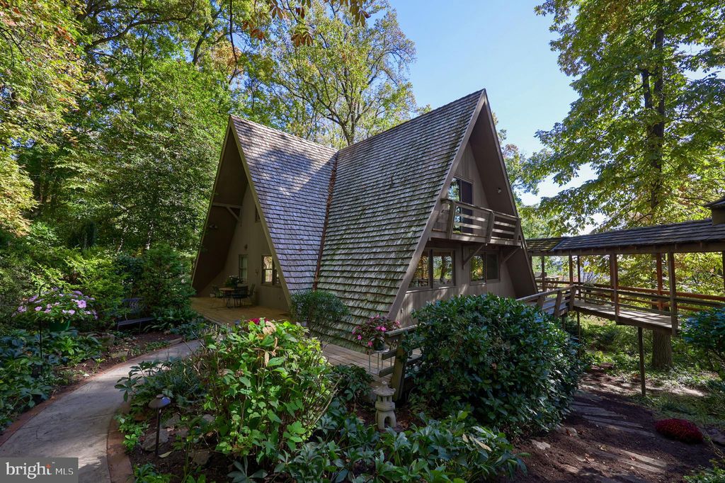 Photo of 2487 Chestnut Ridge Drive, LANCASTER, PA 17601 (MLS # PALA2078372)