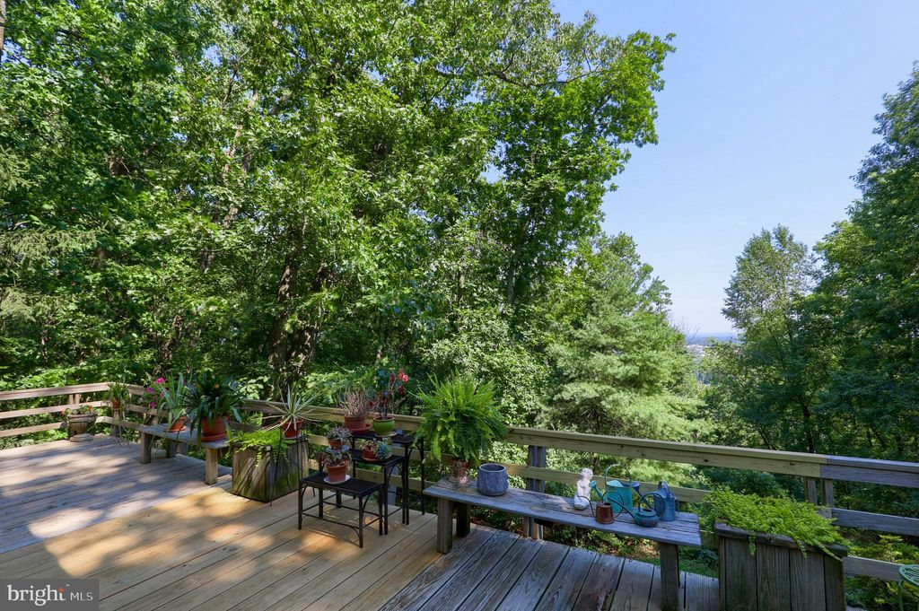 Photo of 2487 Chestnut Ridge Drive, LANCASTER, PA 17601 (MLS # PALA2078372)