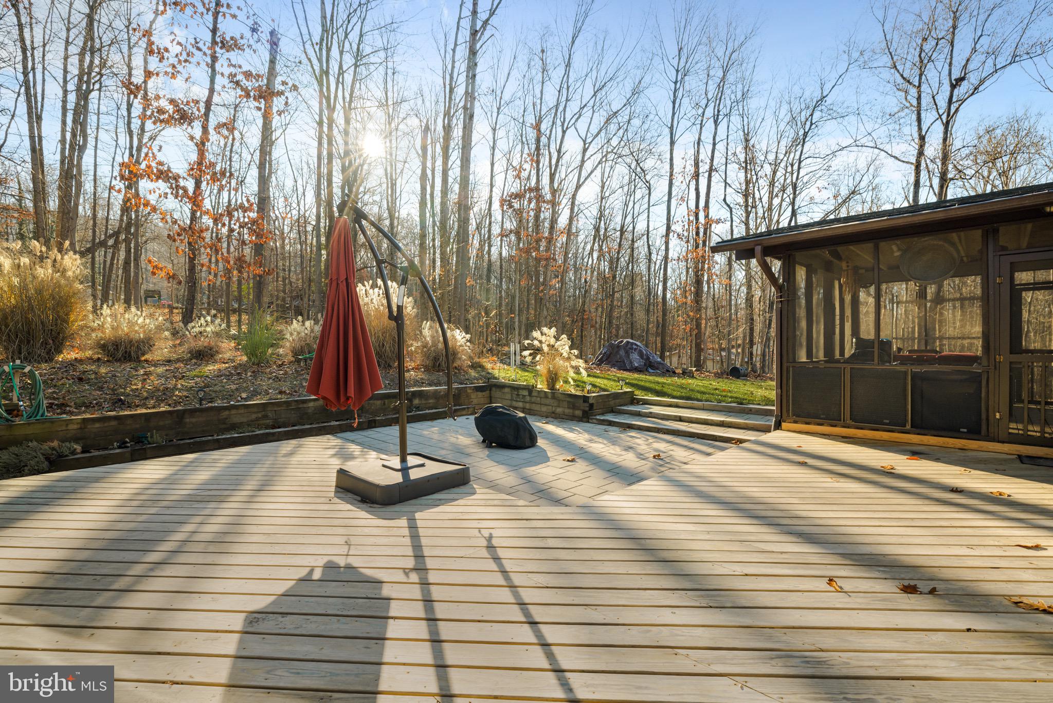 RIVER VIEW PARK - Residential Lease