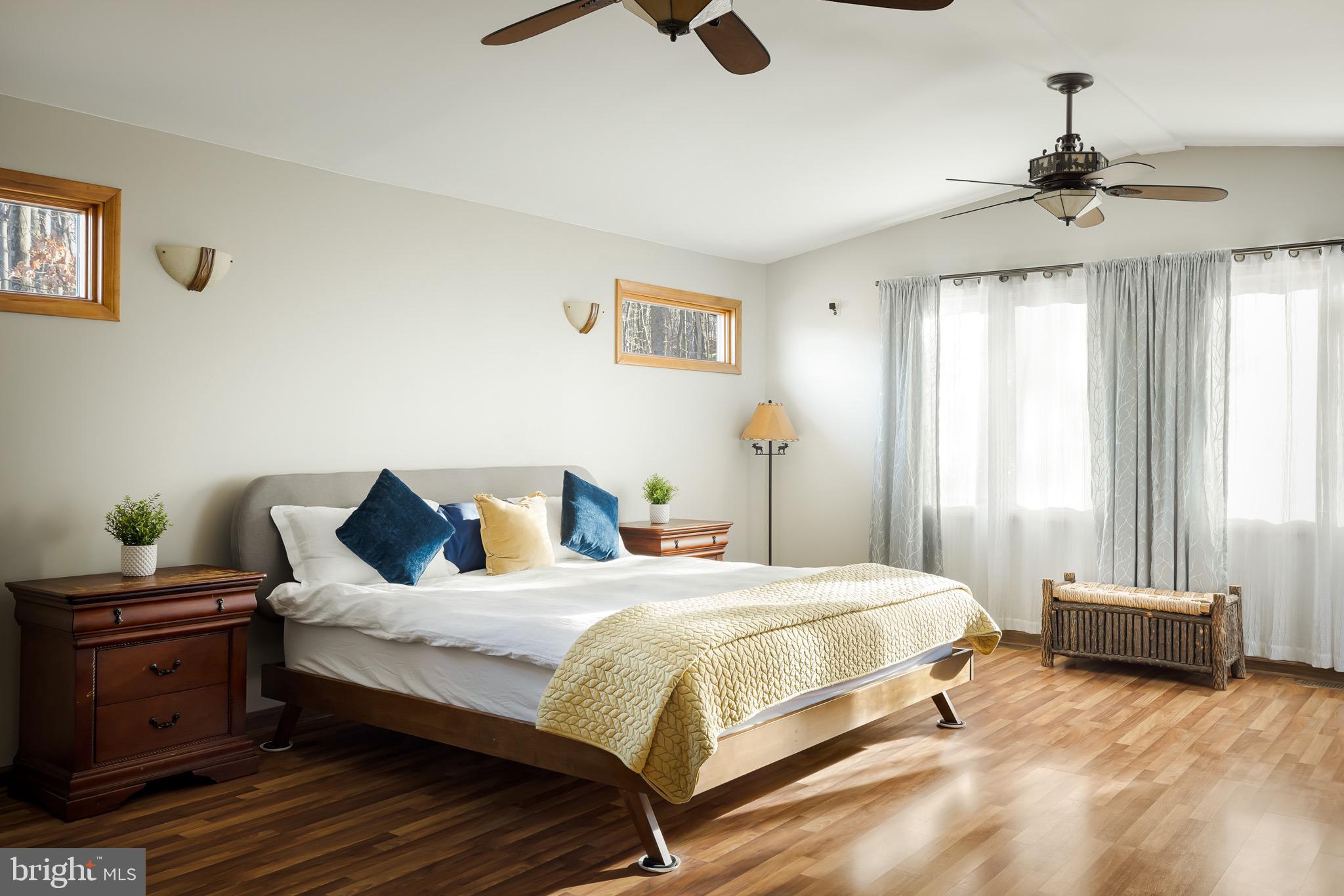 RIVER VIEW PARK - Residential Lease