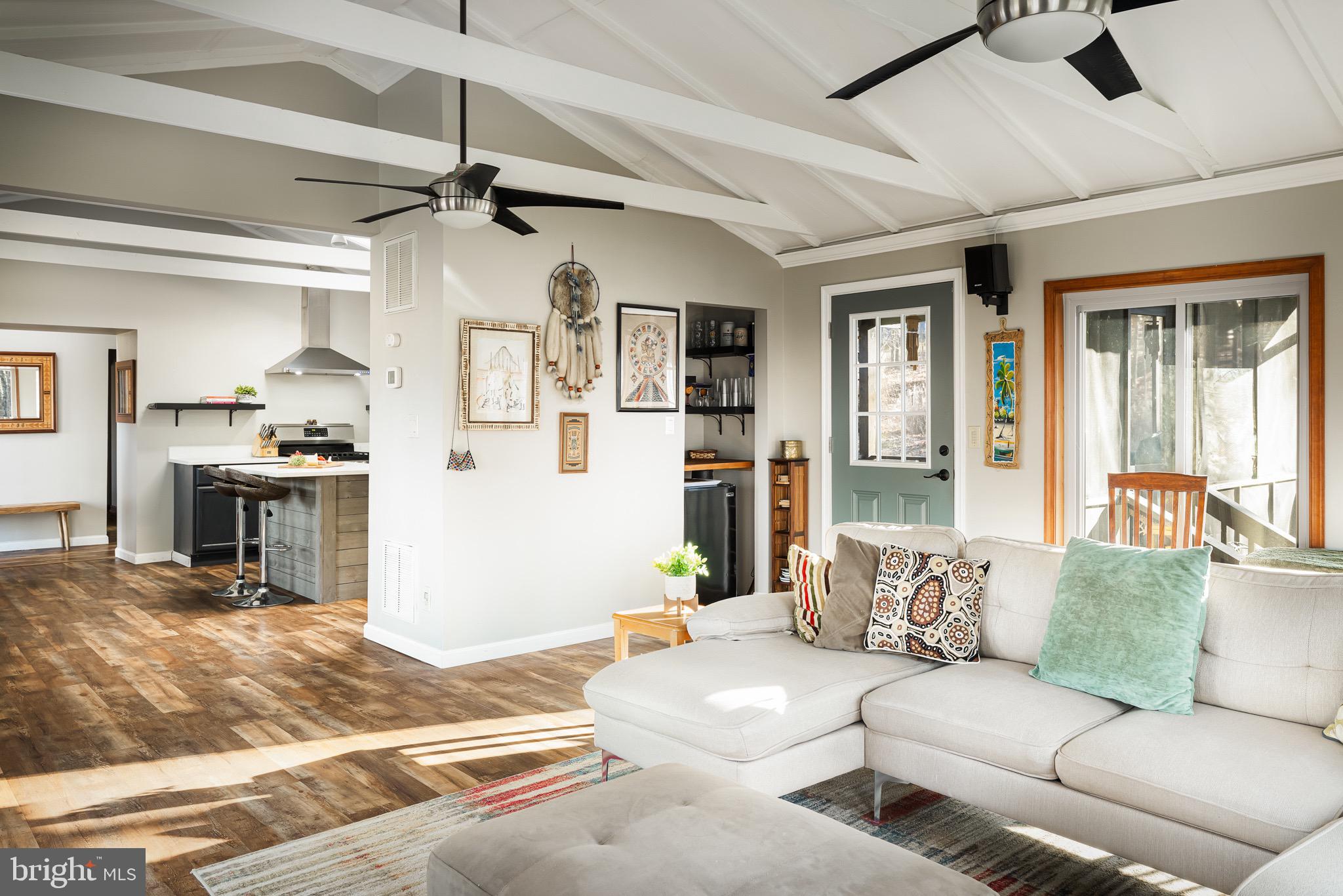 RIVER VIEW PARK - Residential Lease