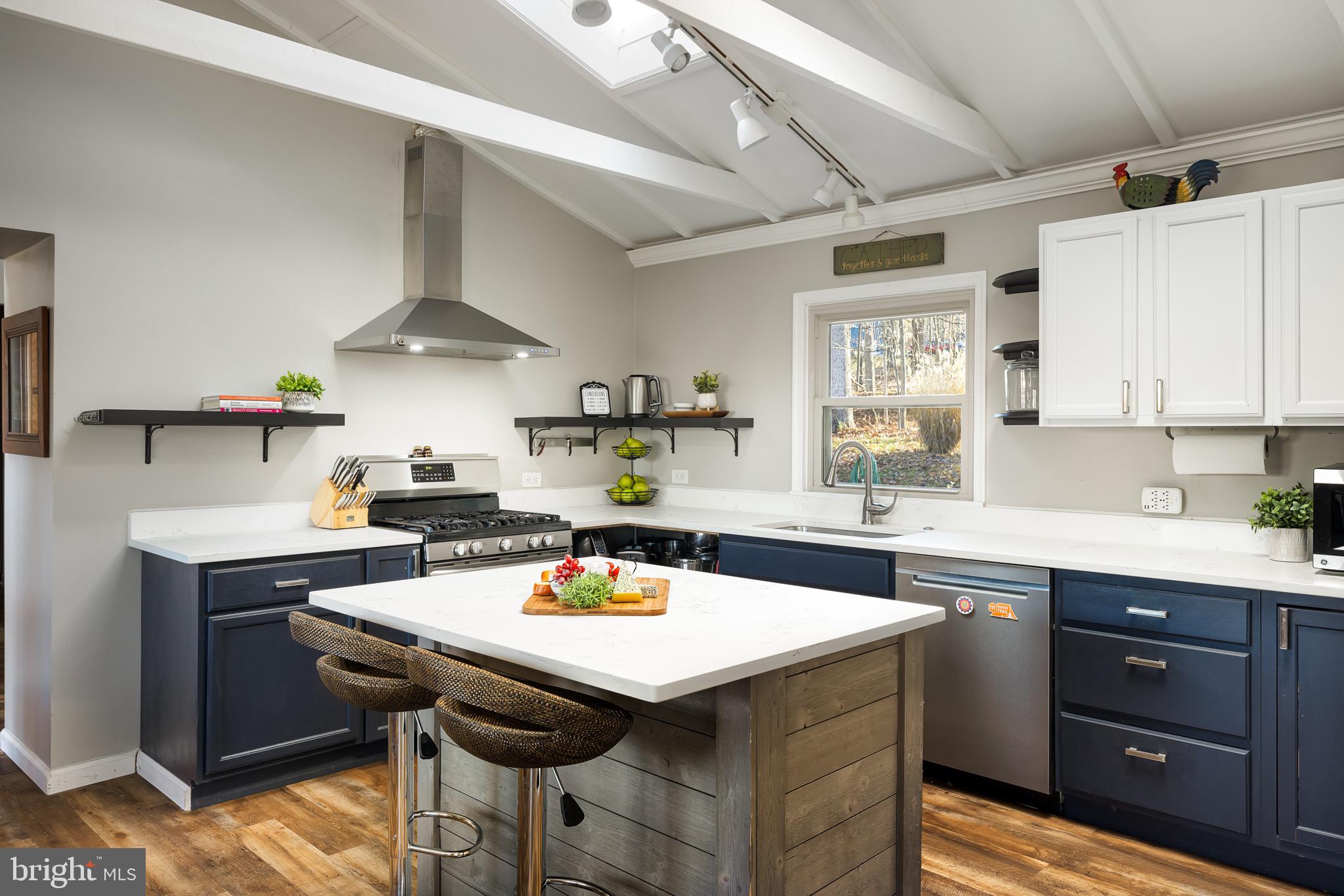 RIVER VIEW PARK - Residential Lease