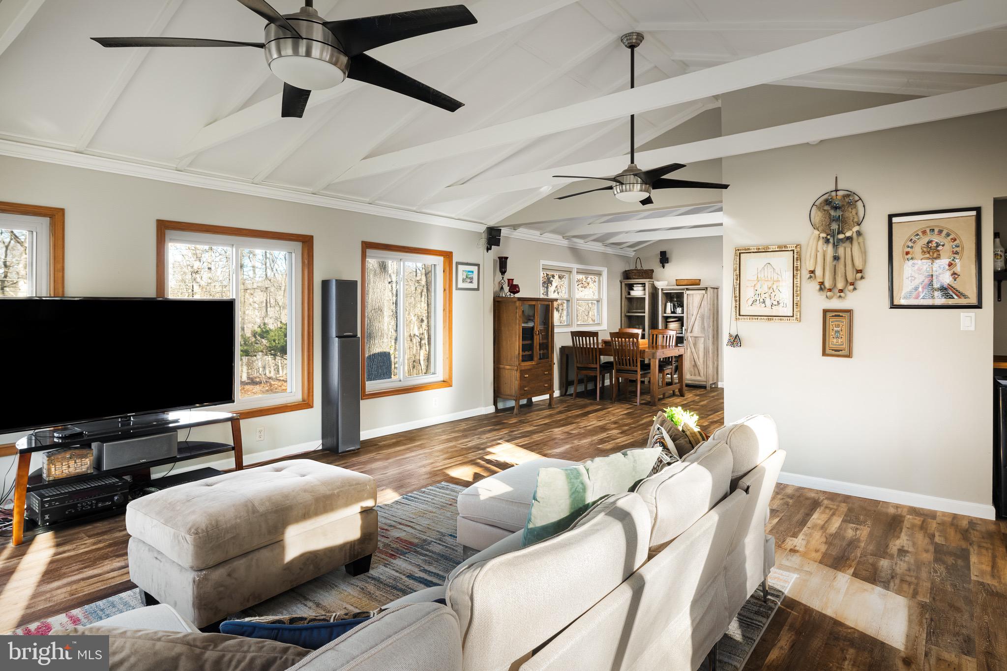 RIVER VIEW PARK - Residential Lease