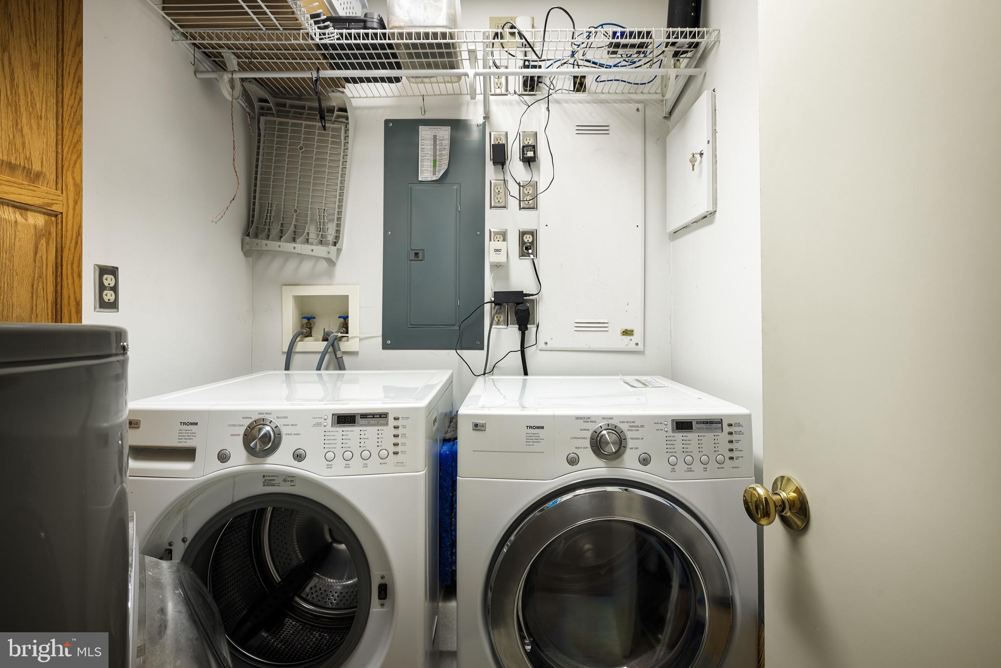 RIVER VIEW PARK - Residential Lease