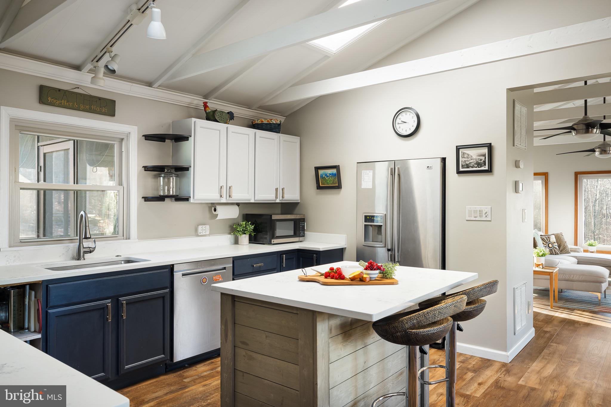 RIVER VIEW PARK - Residential Lease