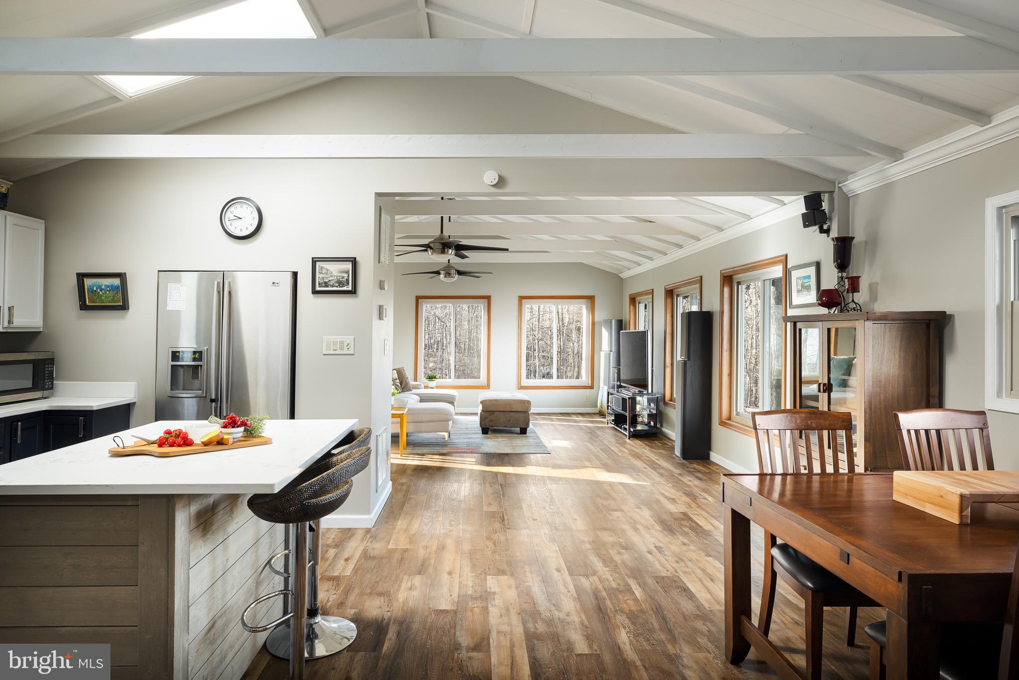 RIVER VIEW PARK - Residential Lease