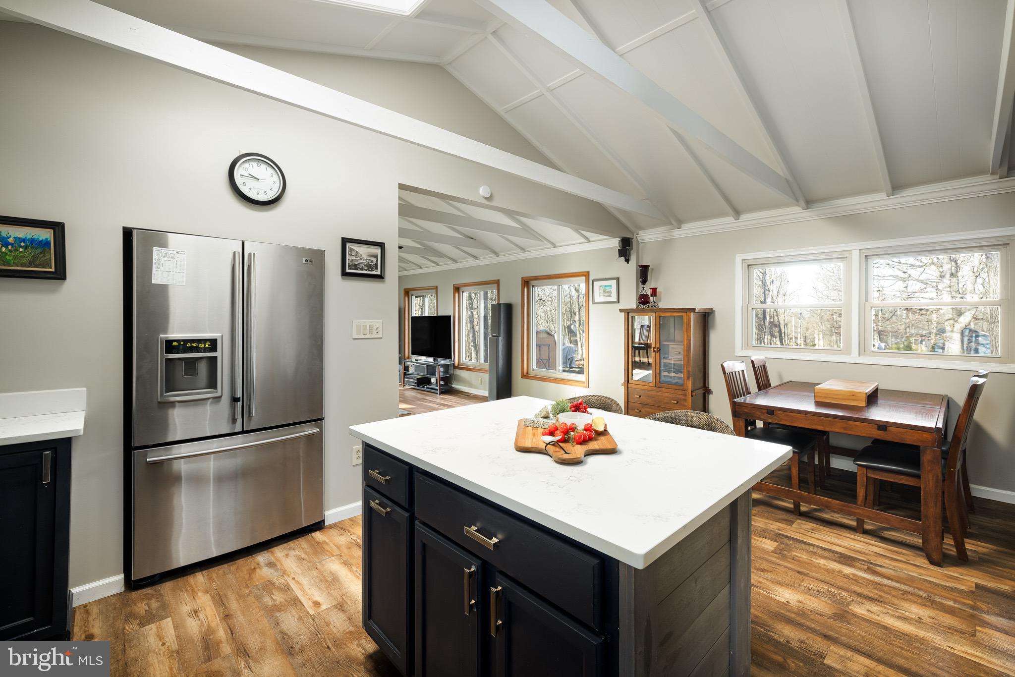 RIVER VIEW PARK - Residential Lease