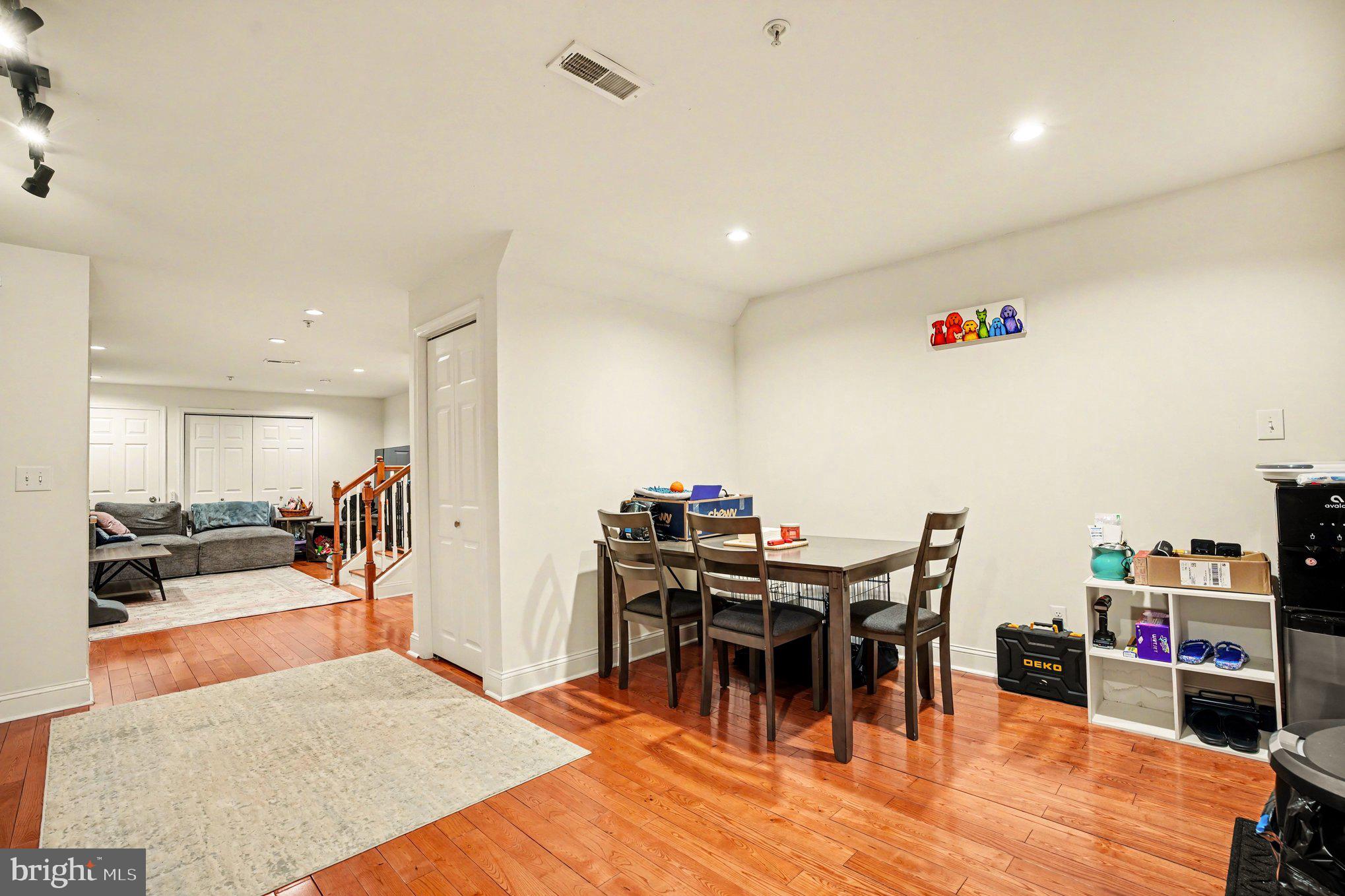 POPLAR - Residential