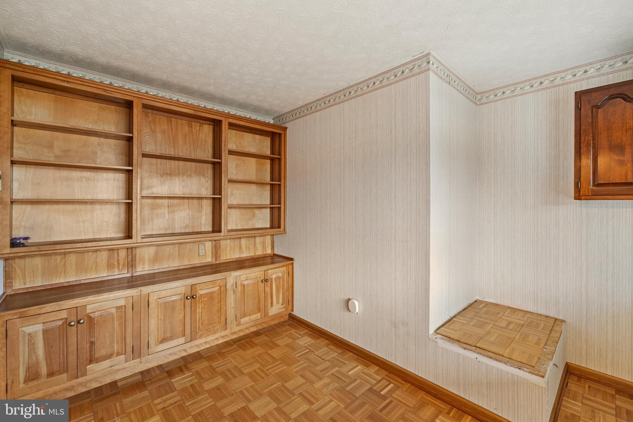 CRESTVIEW HEIGHTS - Residential