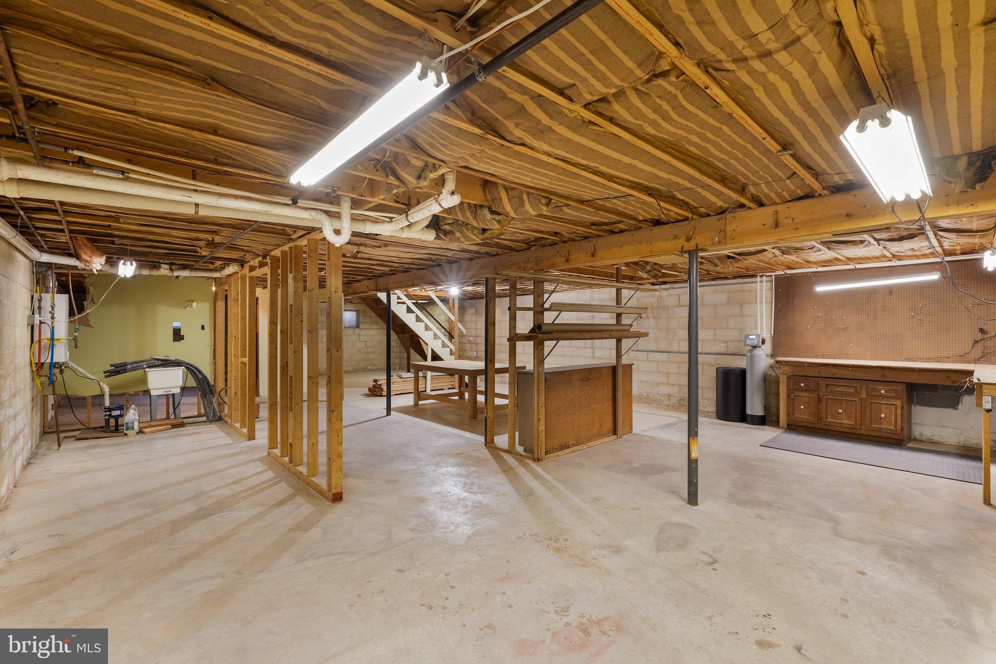 CRESTVIEW HEIGHTS - Residential