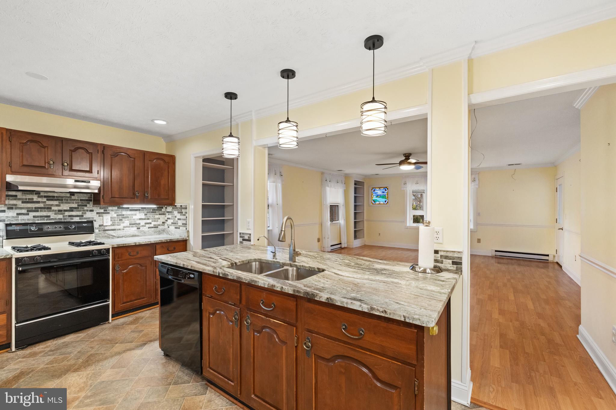 CRESTVIEW HEIGHTS - Residential