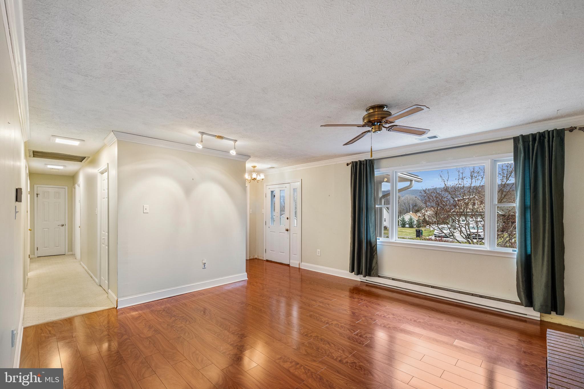 CRESTVIEW HEIGHTS - Residential