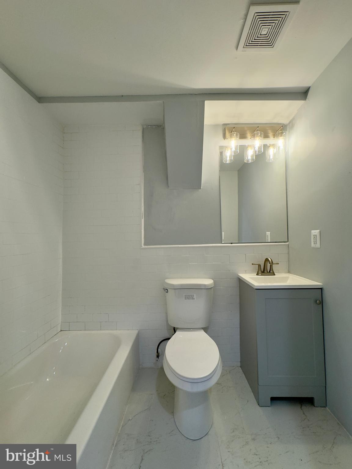 DOWNTOWN - Residential Lease