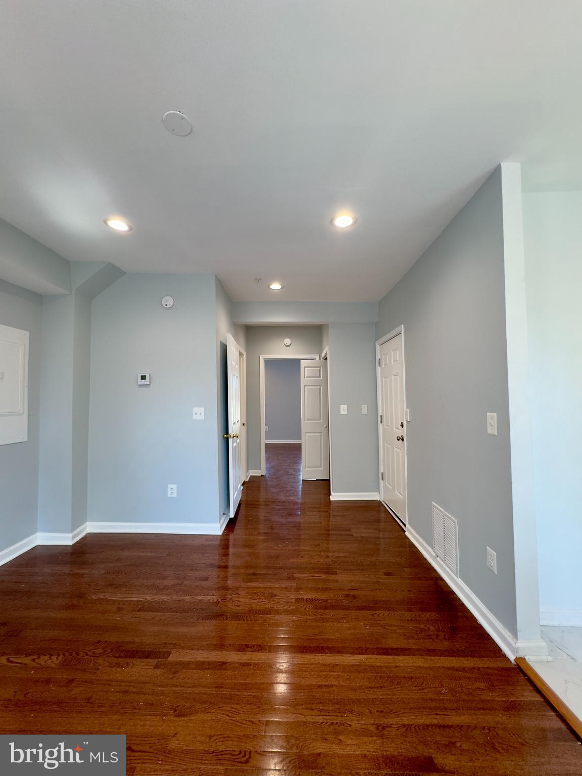 DOWNTOWN - Residential Lease