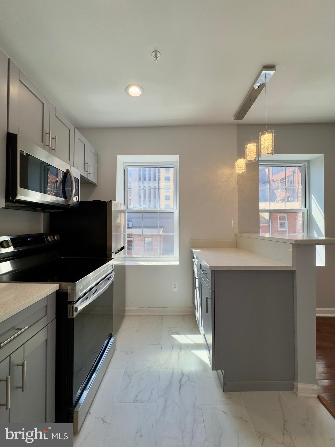 DOWNTOWN - Residential Lease