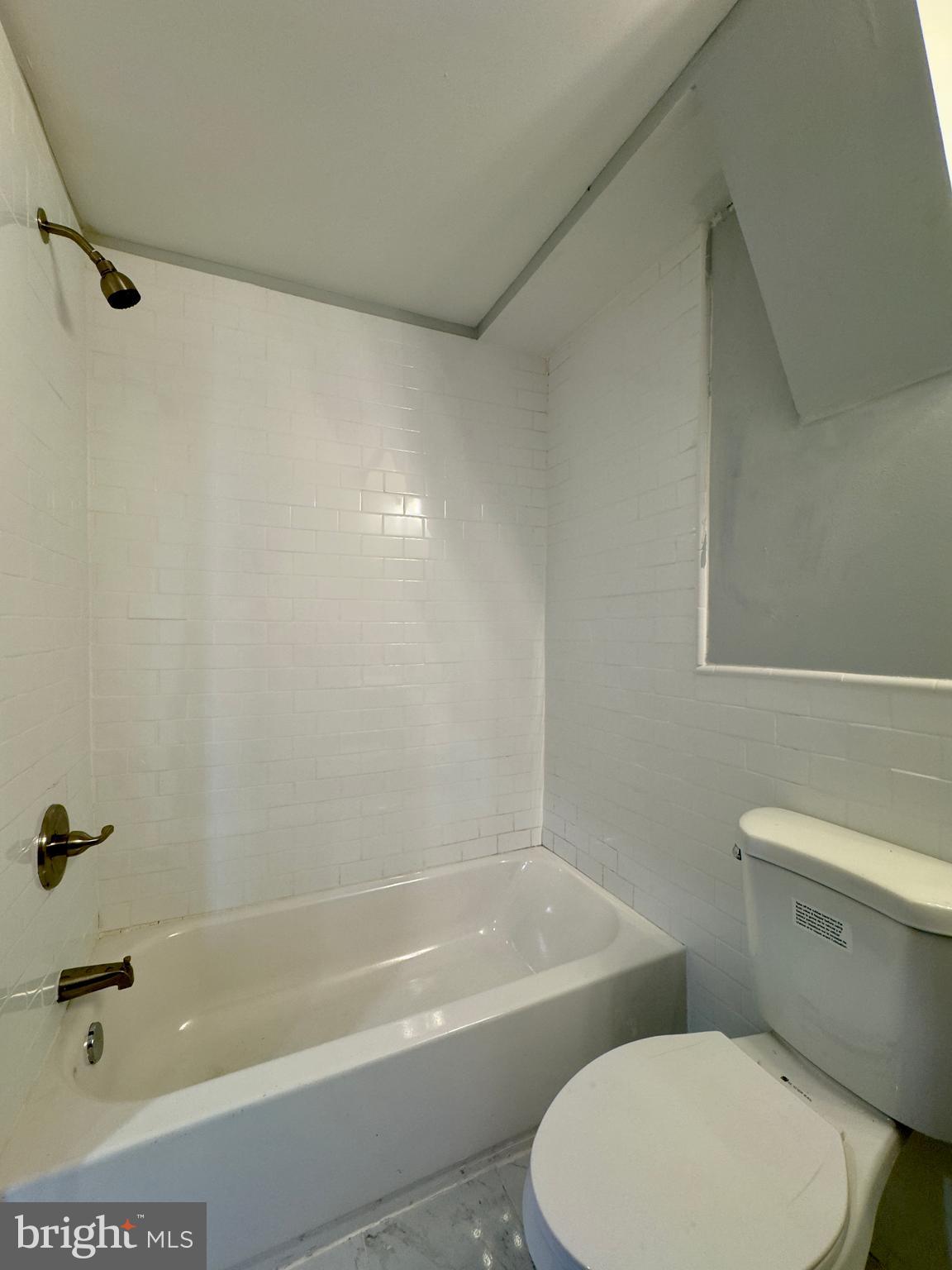 DOWNTOWN - Residential Lease