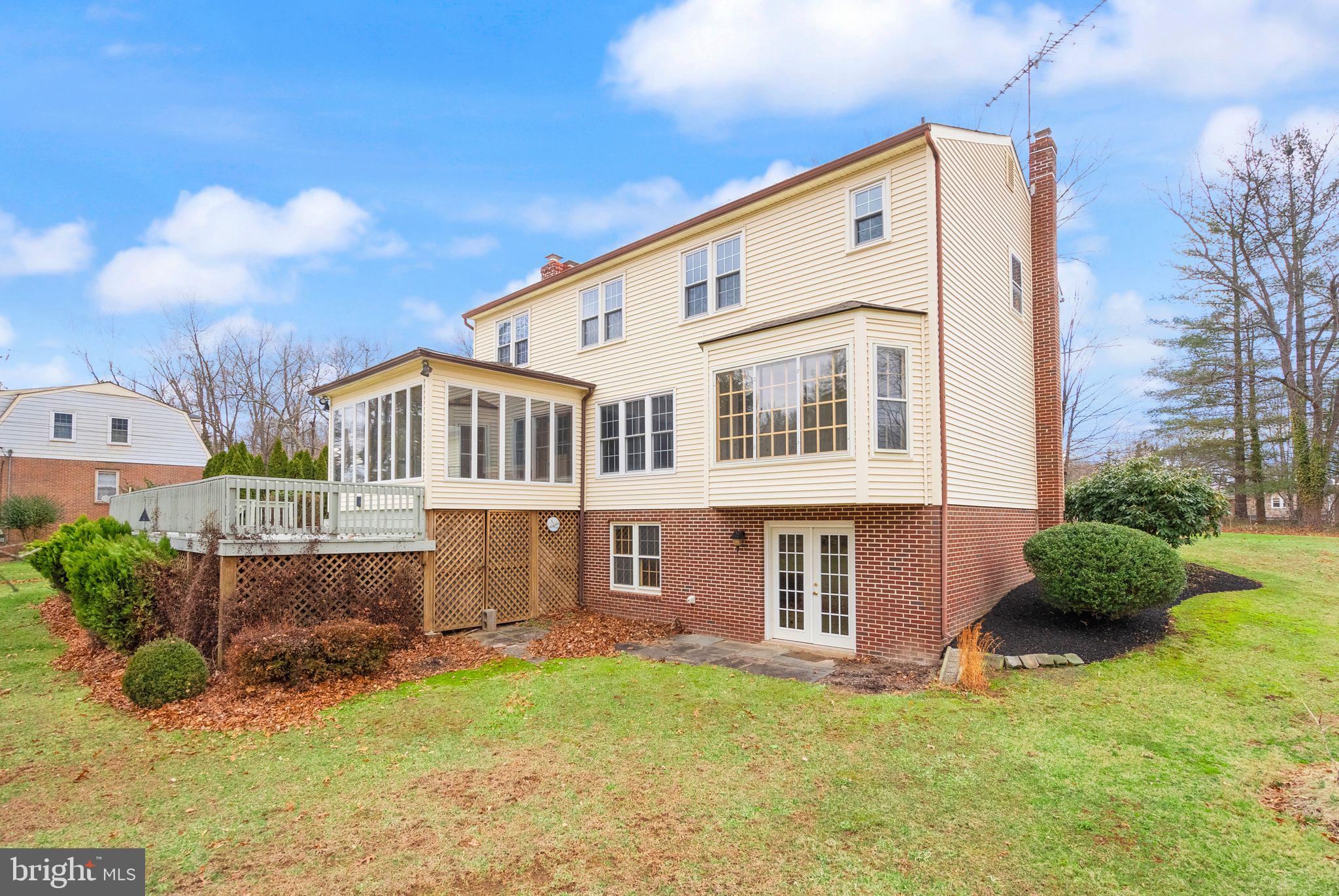 GREENWICH WOODS - Residential