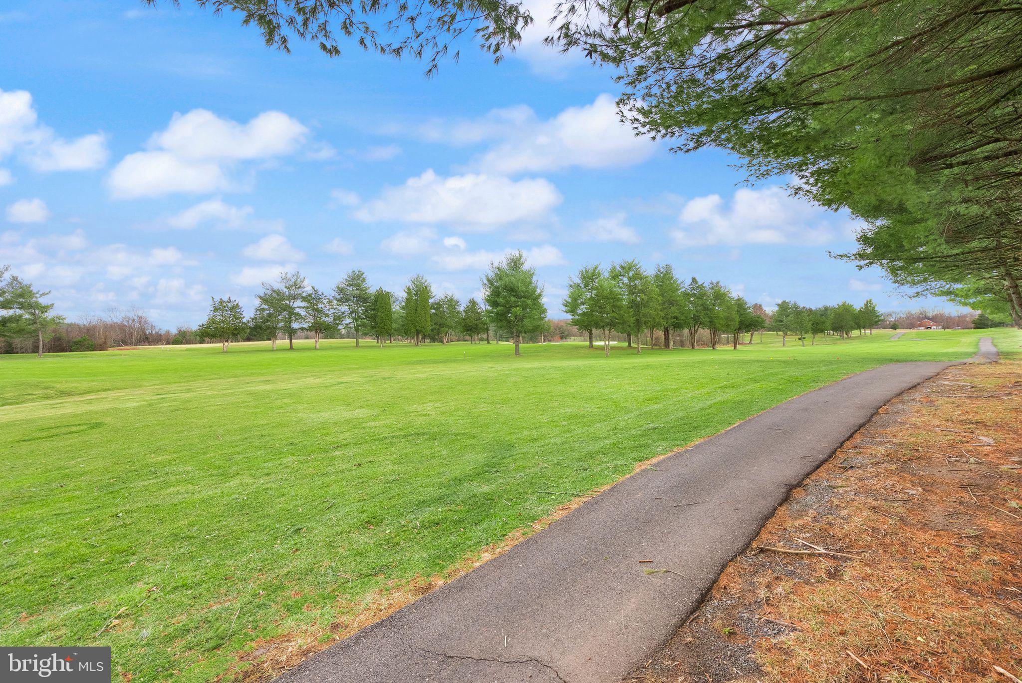 GREENWICH WOODS - Residential