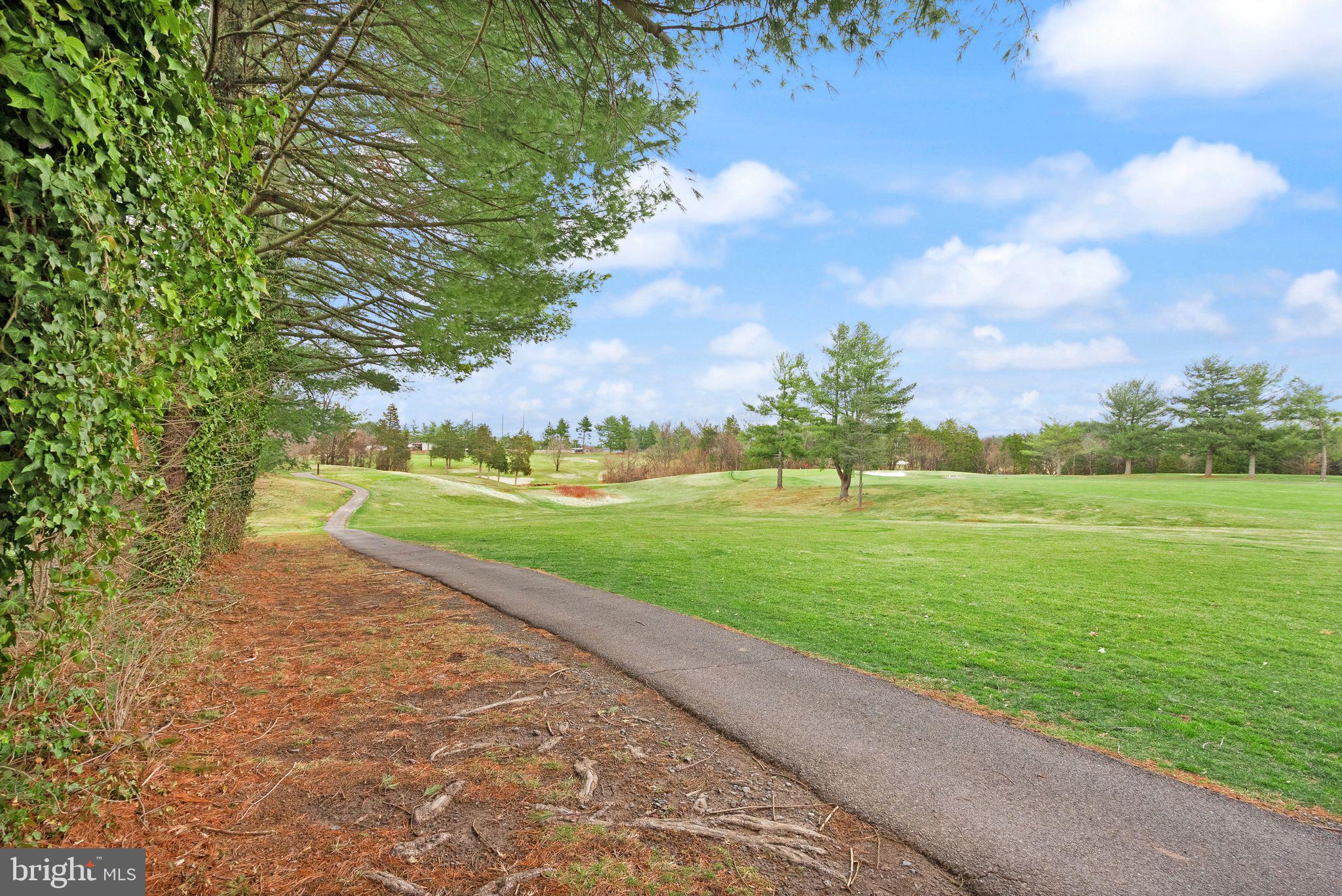 GREENWICH WOODS - Residential