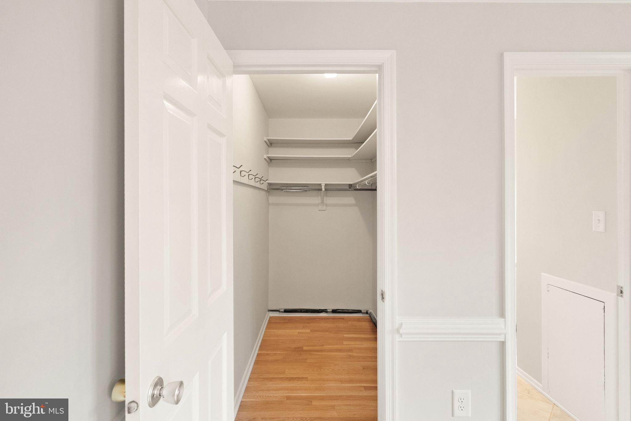 GREENWICH WOODS - Residential