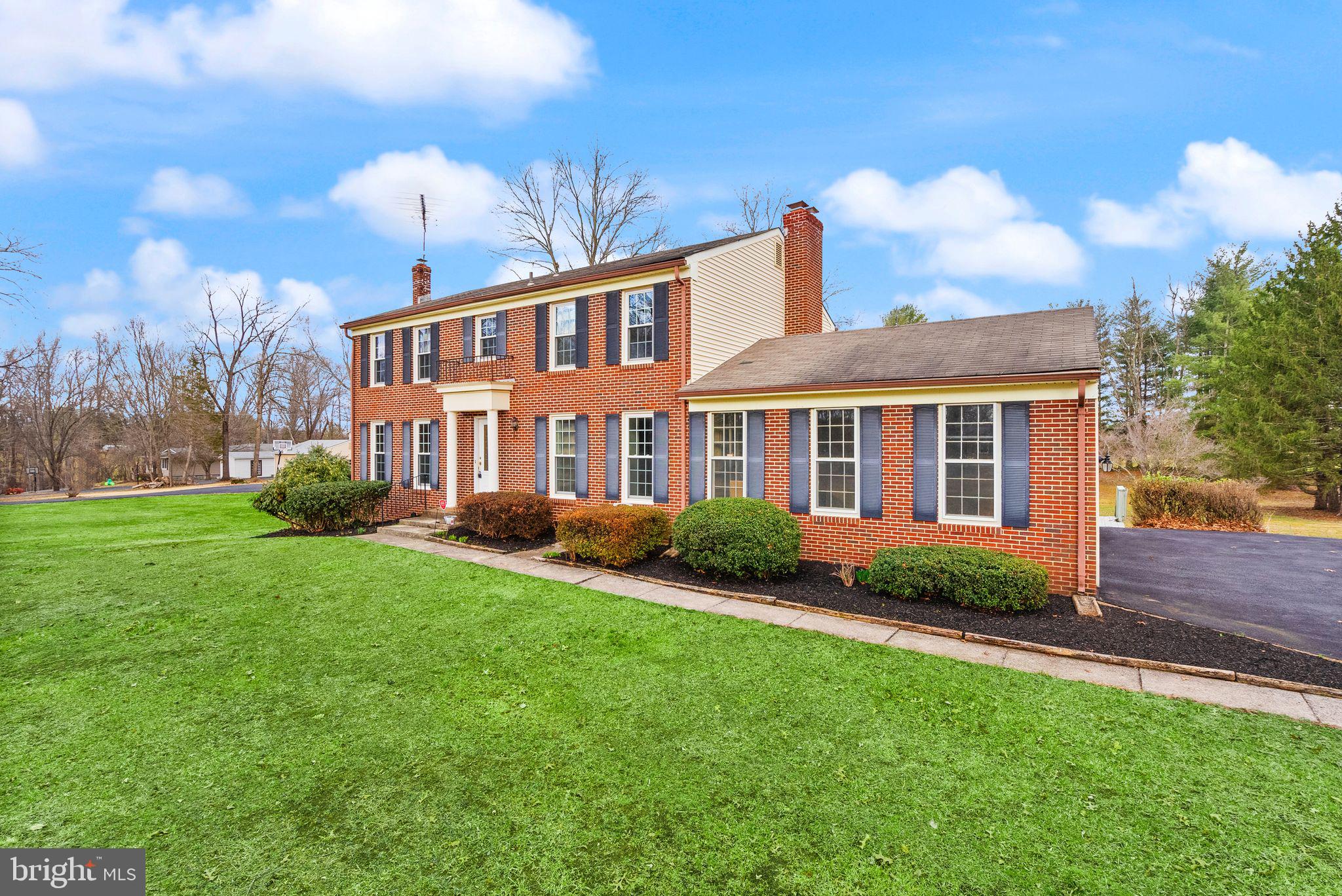 GREENWICH WOODS - Residential