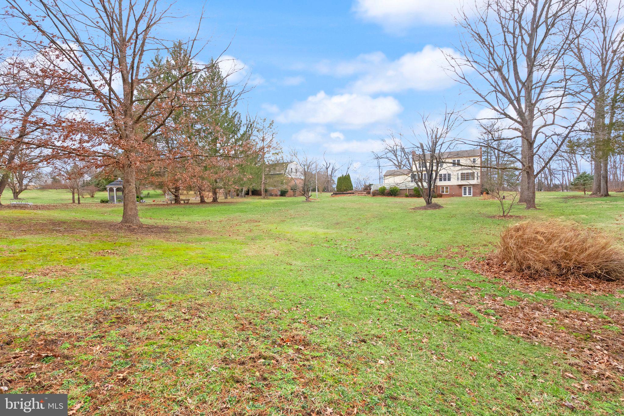 GREENWICH WOODS - Residential