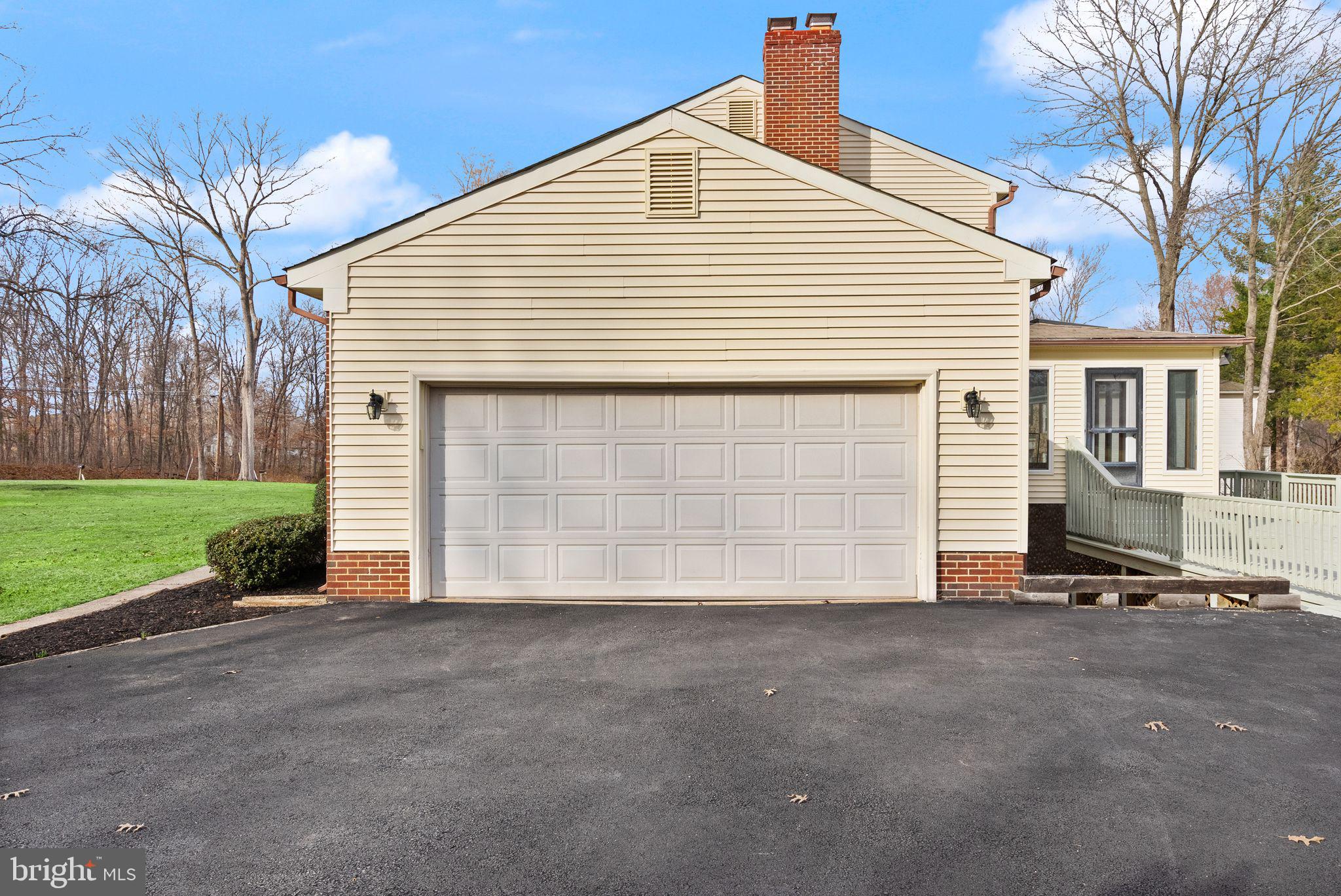 GREENWICH WOODS - Residential