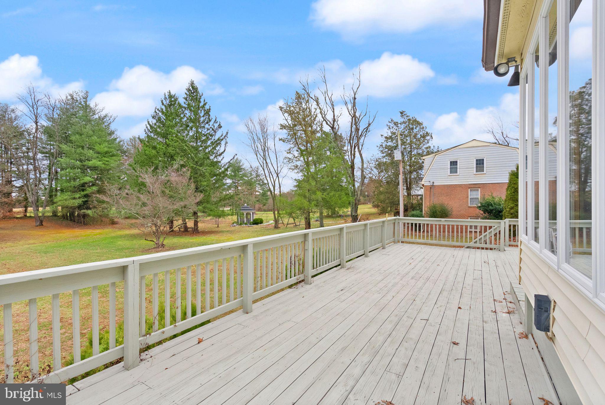 GREENWICH WOODS - Residential