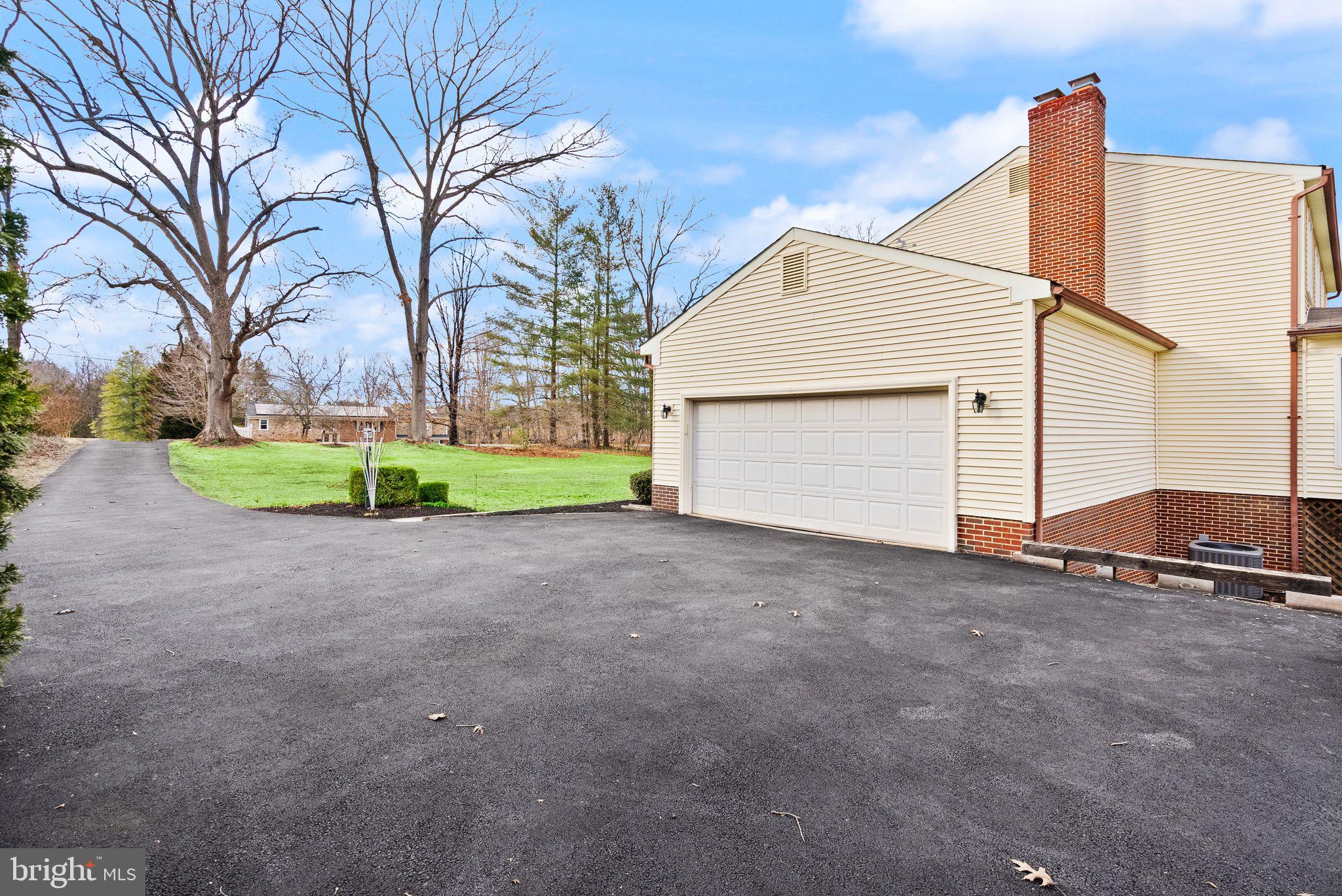 GREENWICH WOODS - Residential