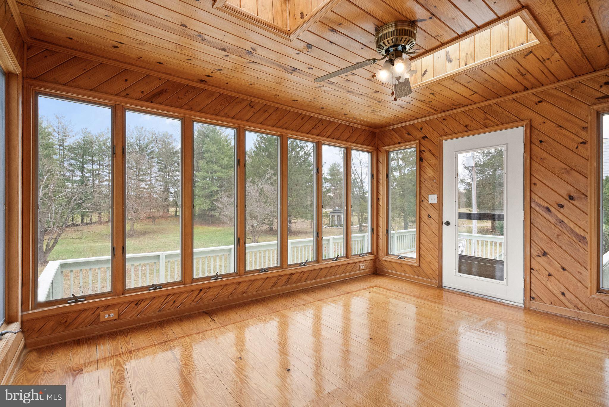 GREENWICH WOODS - Residential