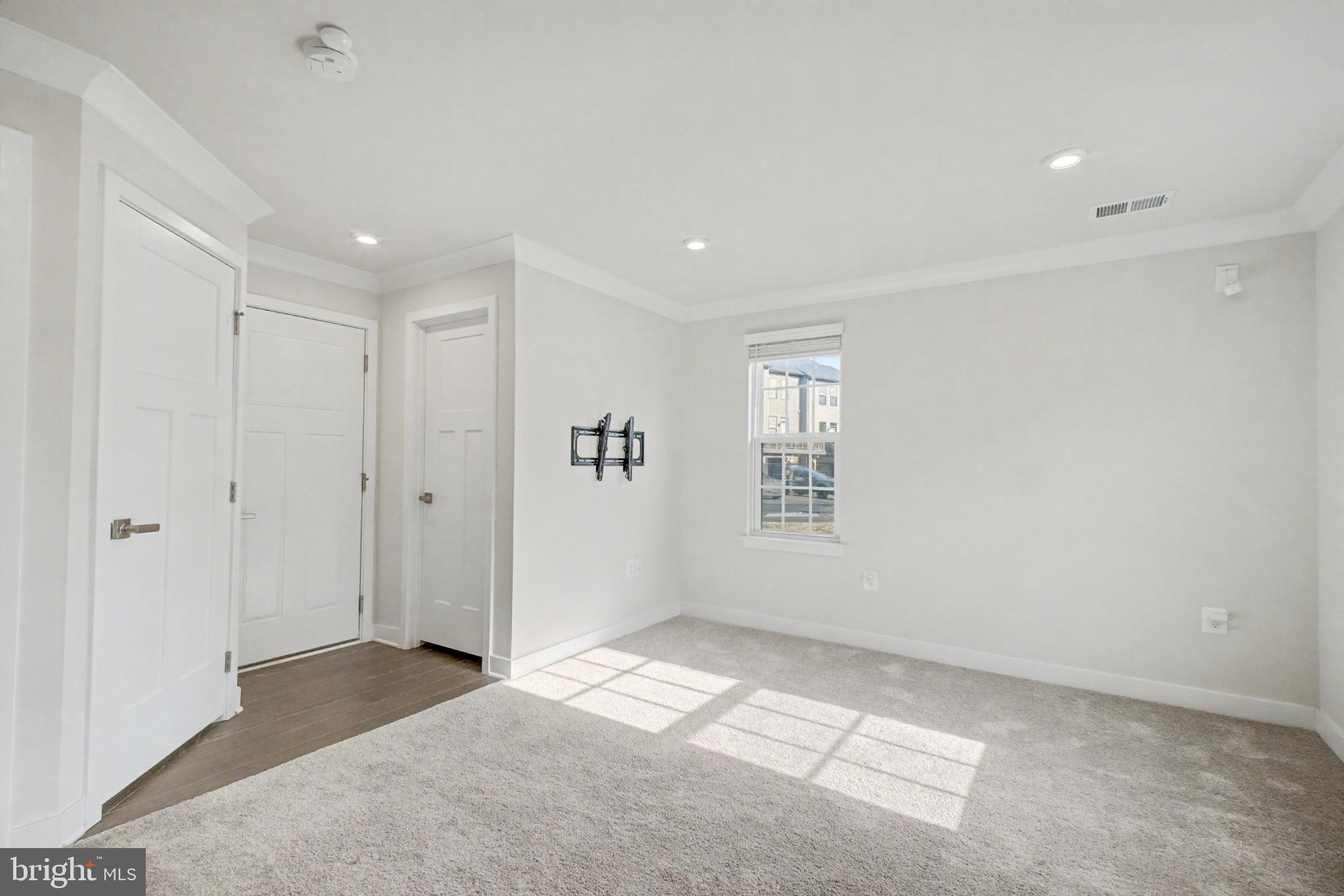 FREDERICKSBURG CITY - Residential Lease