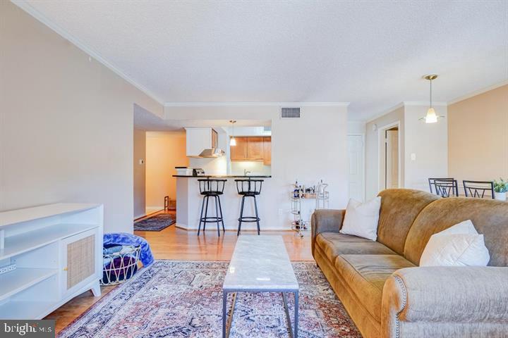 FOUNTAINS AT MCLEAN - Residential Lease