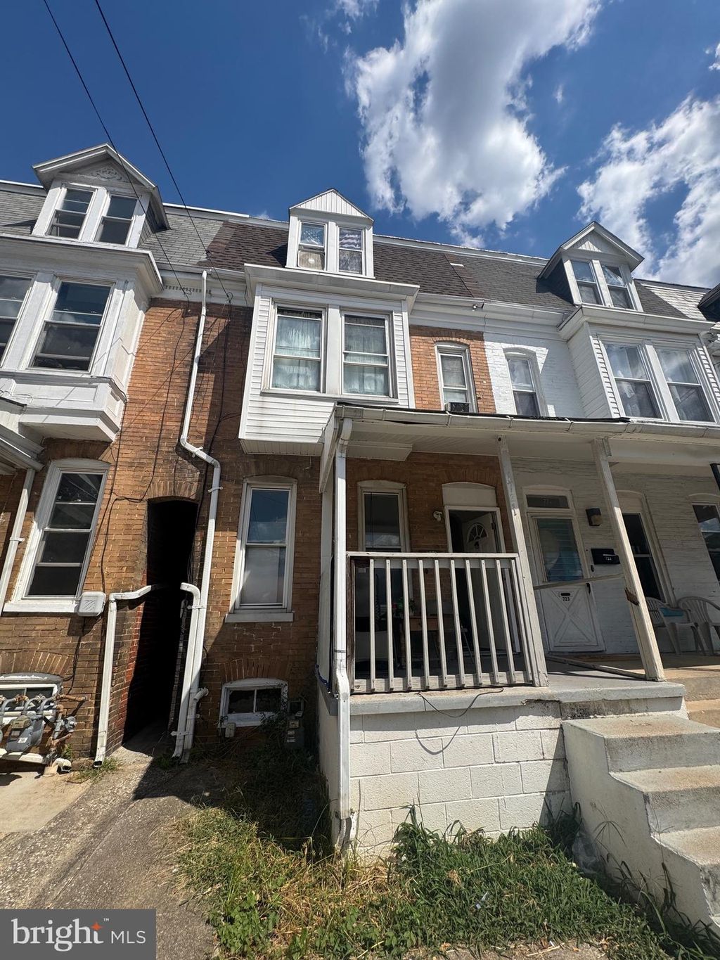 Photo of 721 Jessop Place, YORK, PA 17401 (MLS # PAYK2091098)