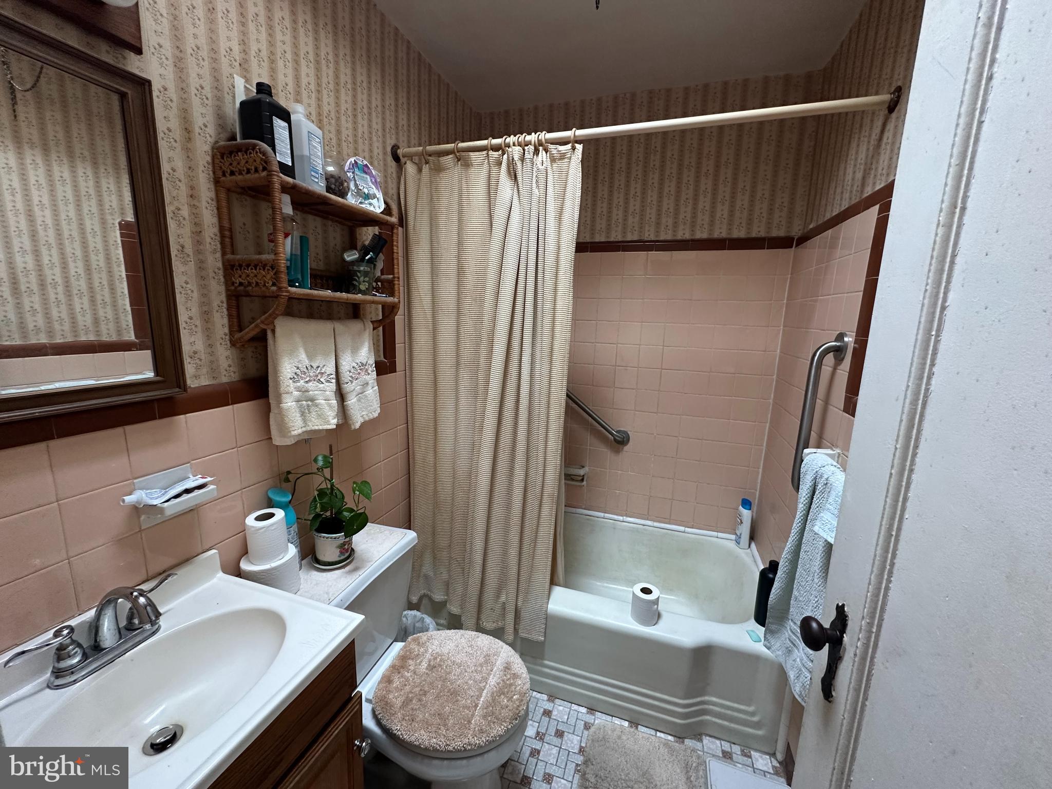 MAYFAIR (WEST) - Residential