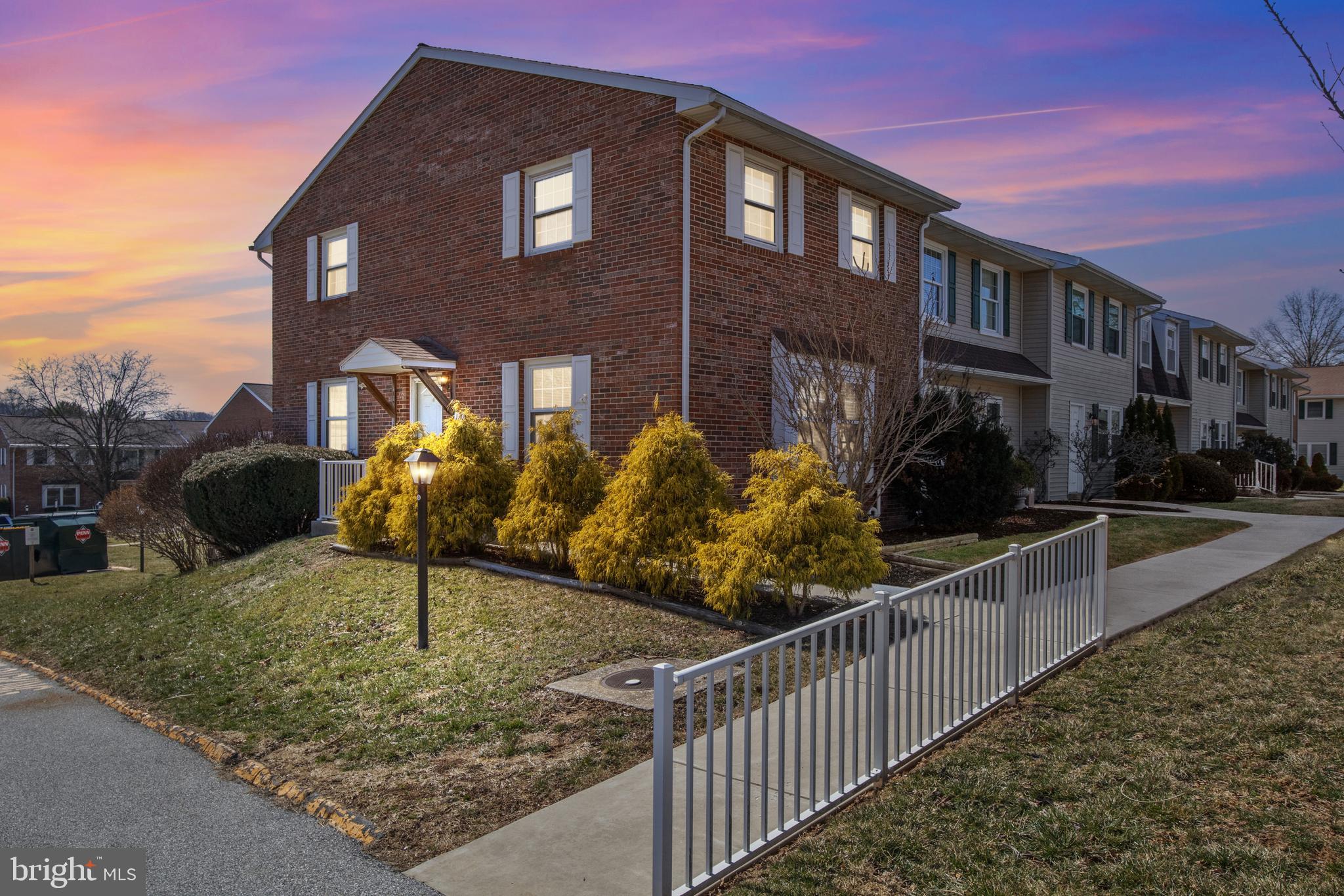 FOX RUN CONDOS - Residential