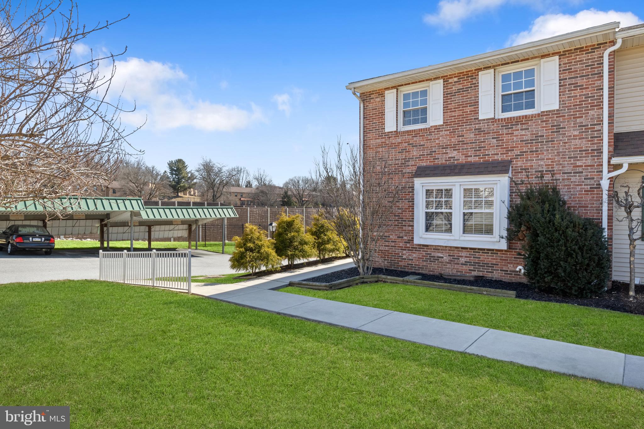 FOX RUN CONDOS - Residential