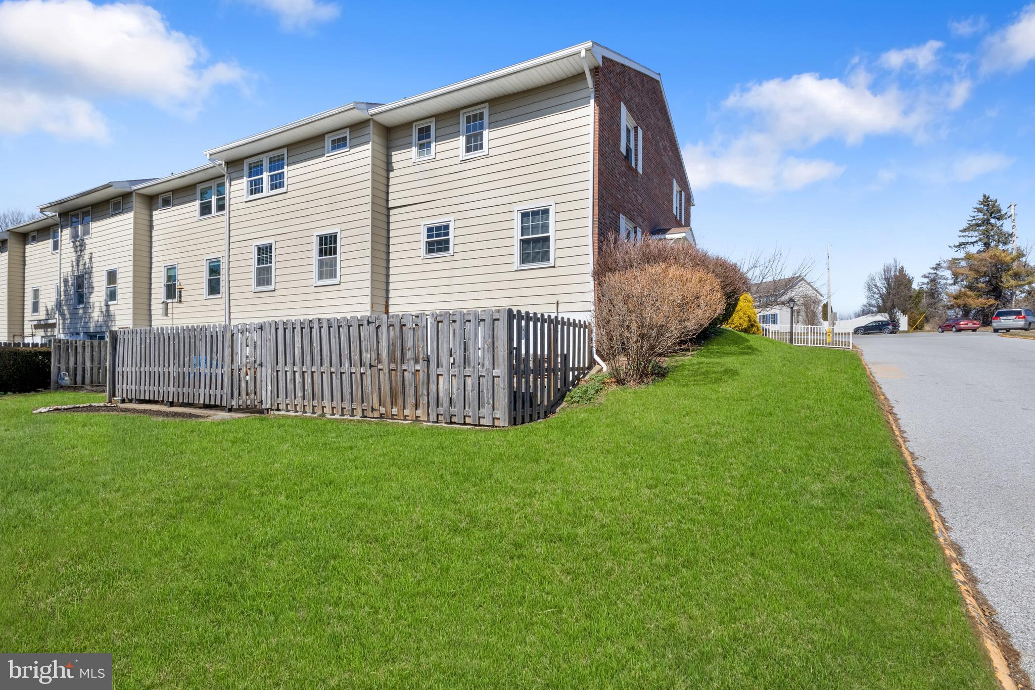 FOX RUN CONDOS - Residential