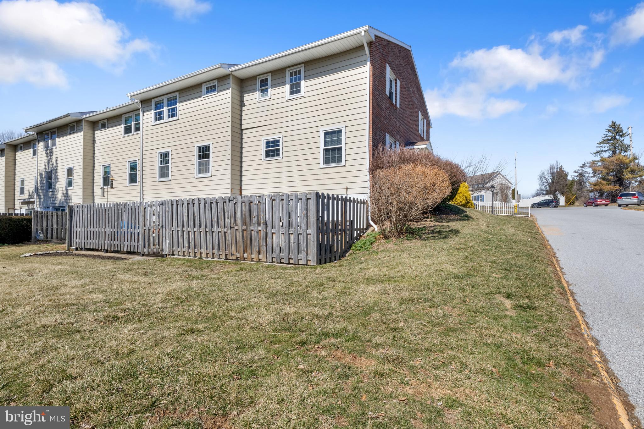 FOX RUN CONDOS - Residential