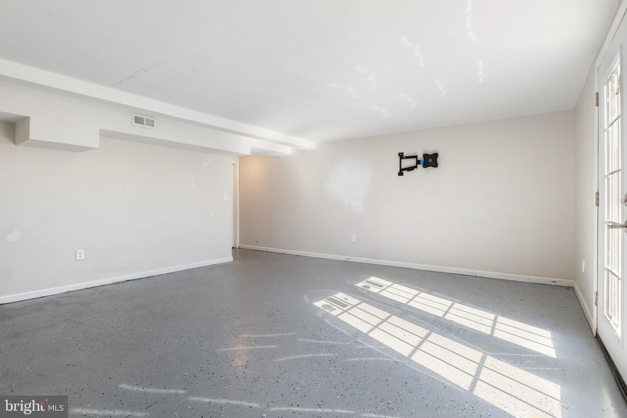 FOX RUN CONDOS - Residential