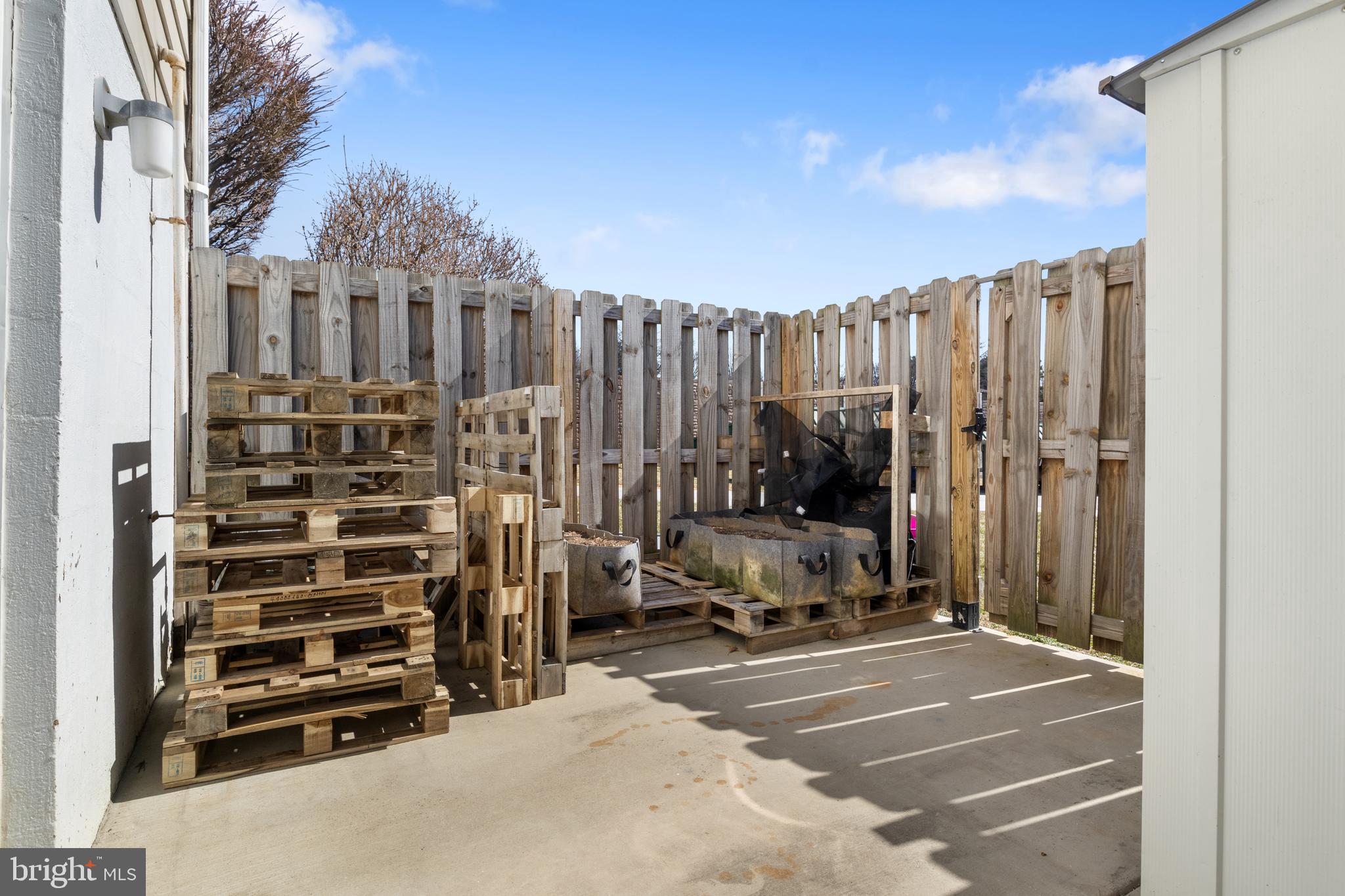 FOX RUN CONDOS - Residential